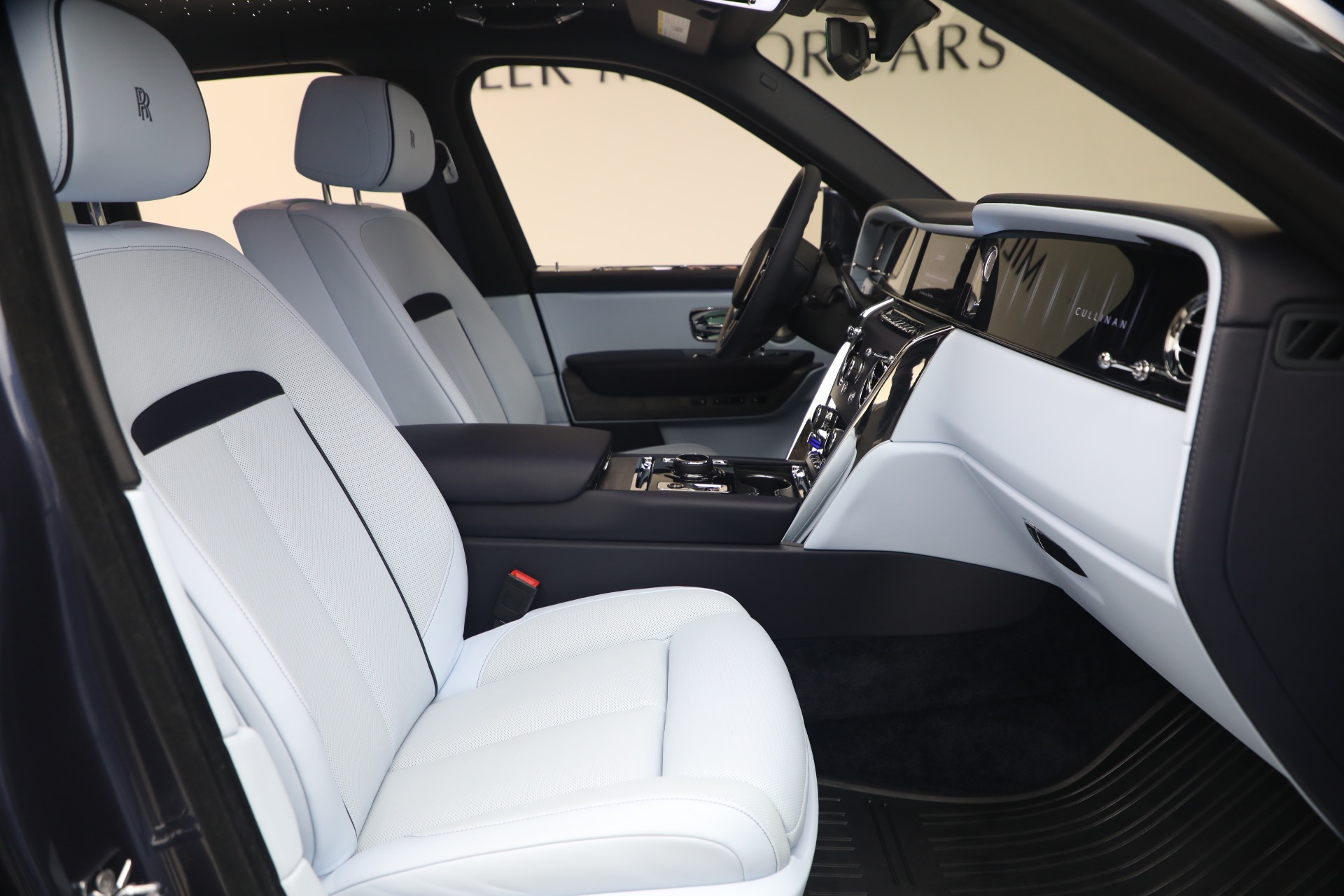 Used-2025-Rolls-Royce-Cullinan