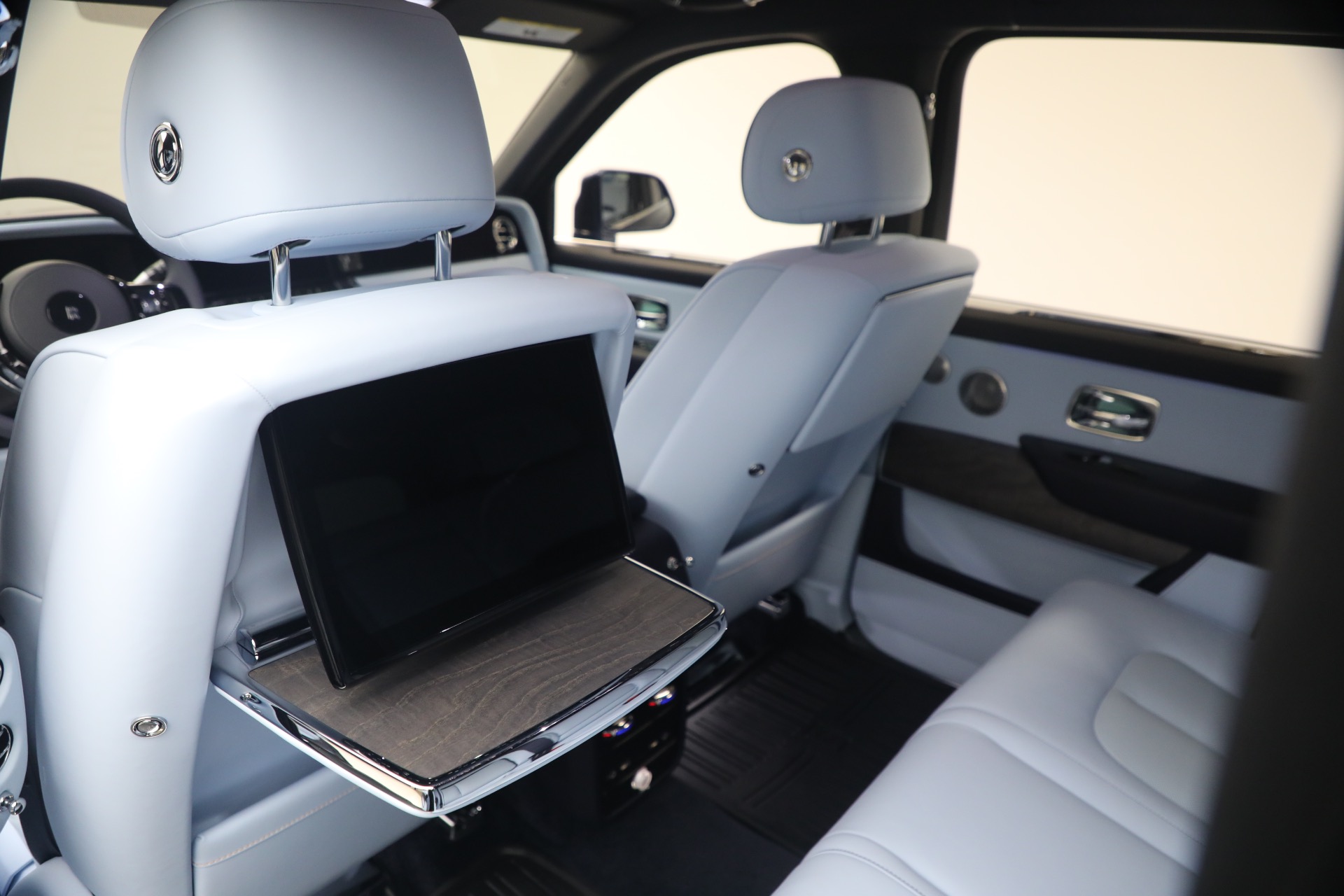 Used-2025-Rolls-Royce-Cullinan