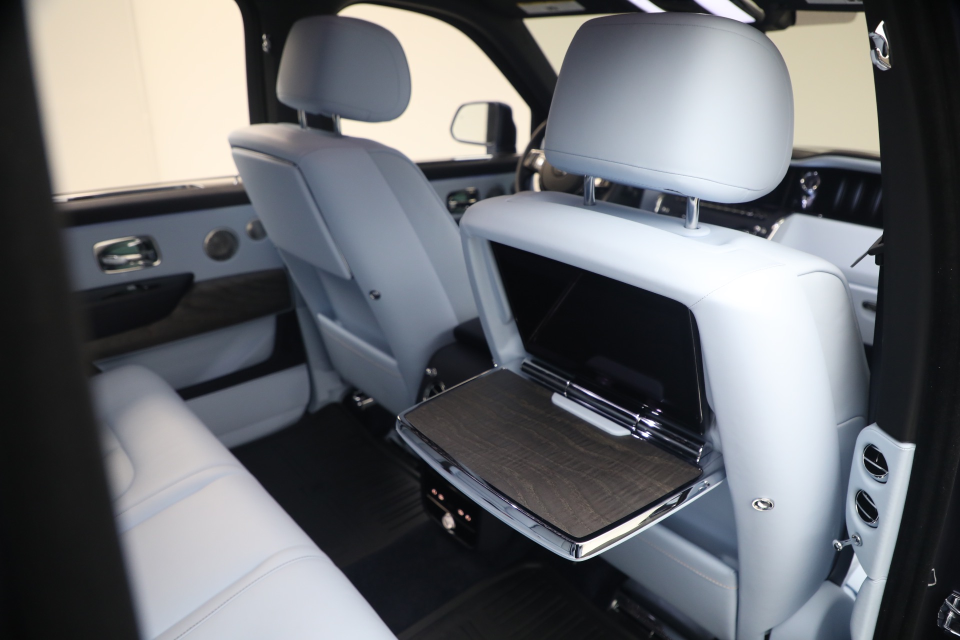 Used-2025-Rolls-Royce-Cullinan