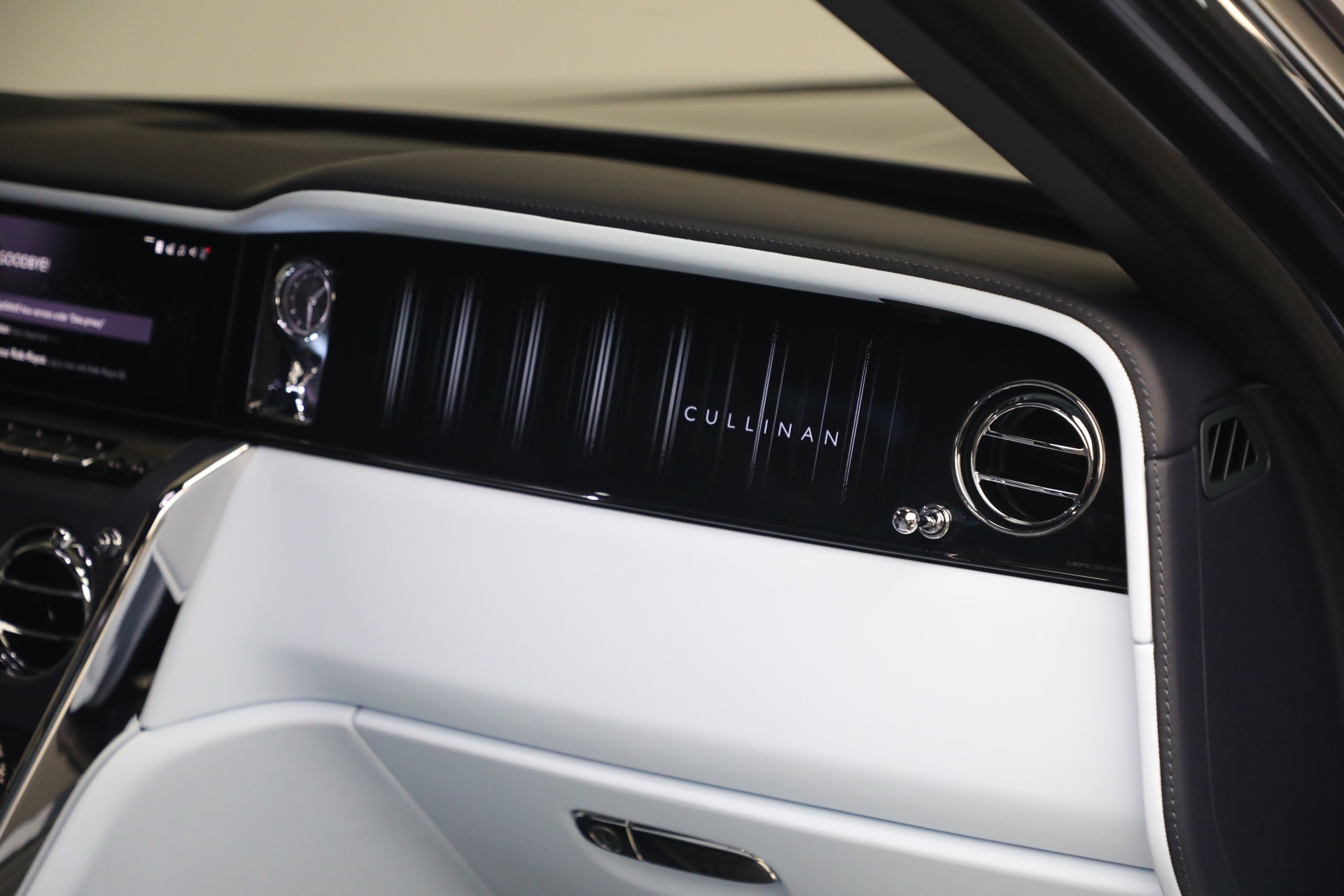 Used-2025-Rolls-Royce-Cullinan