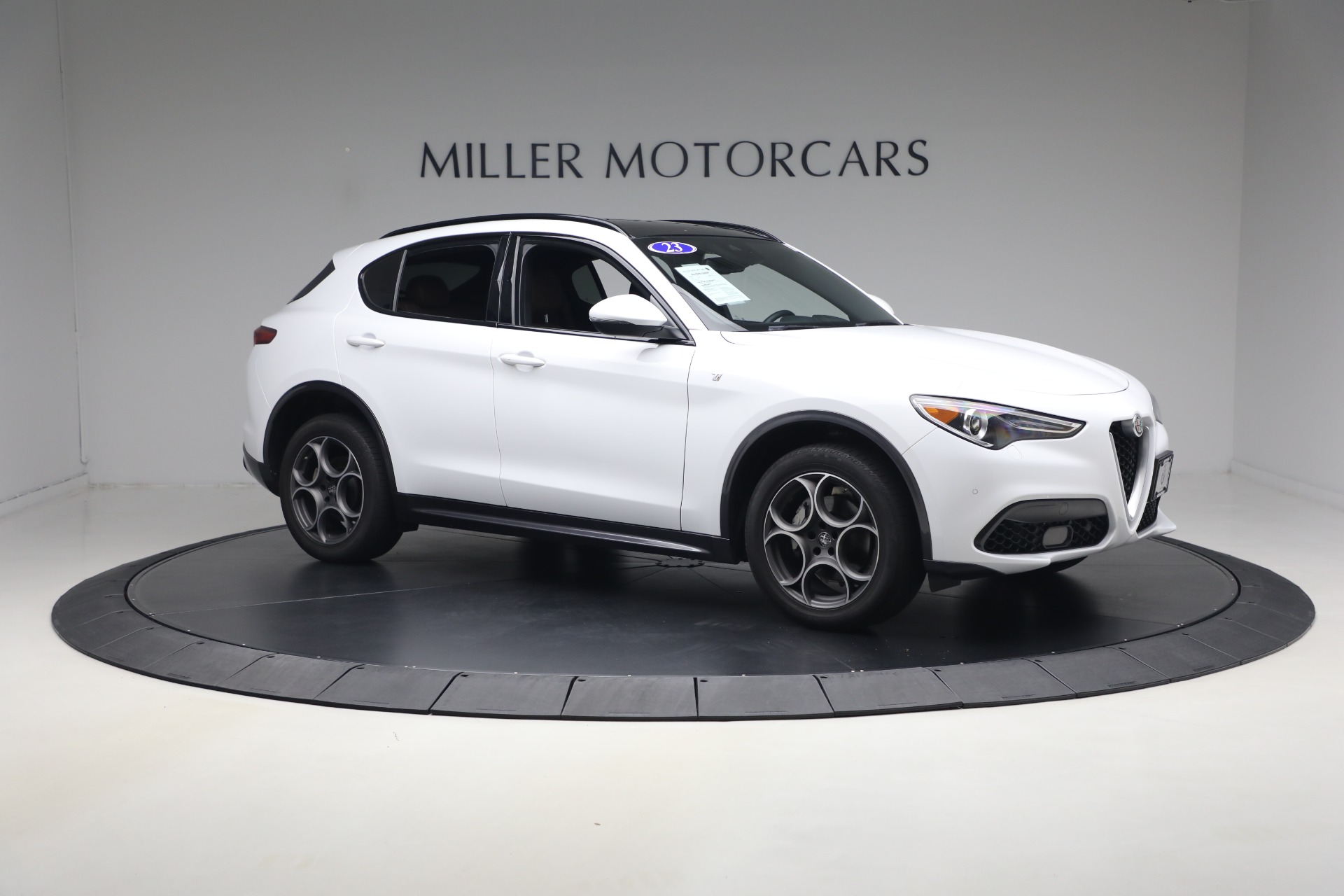Used-2023-Alfa-Romeo-Stelvio-Ti