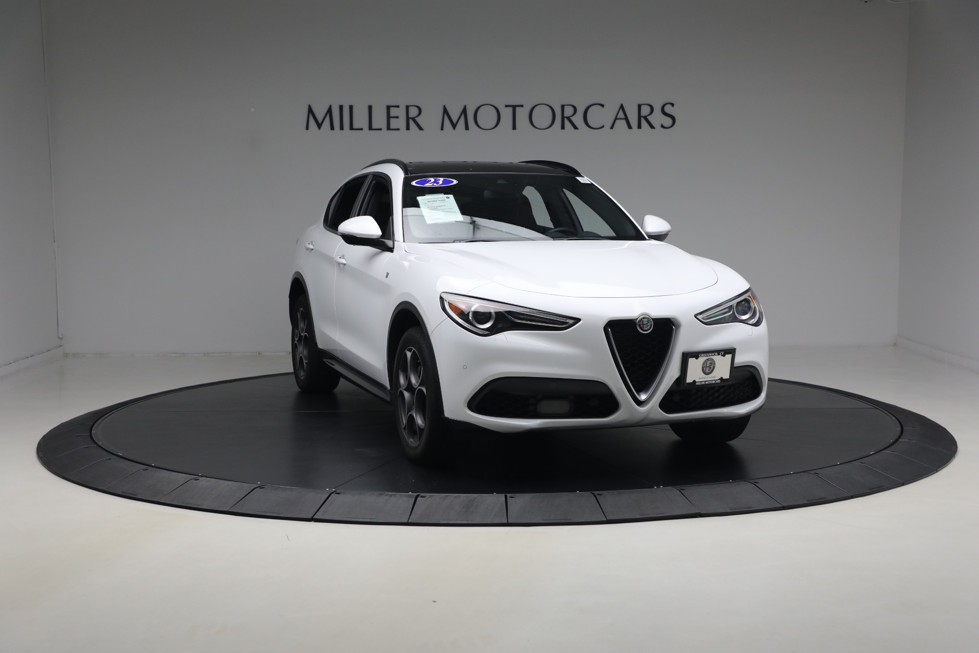 Used-2023-Alfa-Romeo-Stelvio-Ti