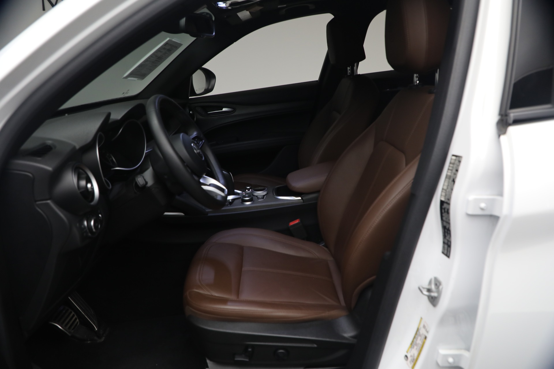 Used-2023-Alfa-Romeo-Stelvio-Ti