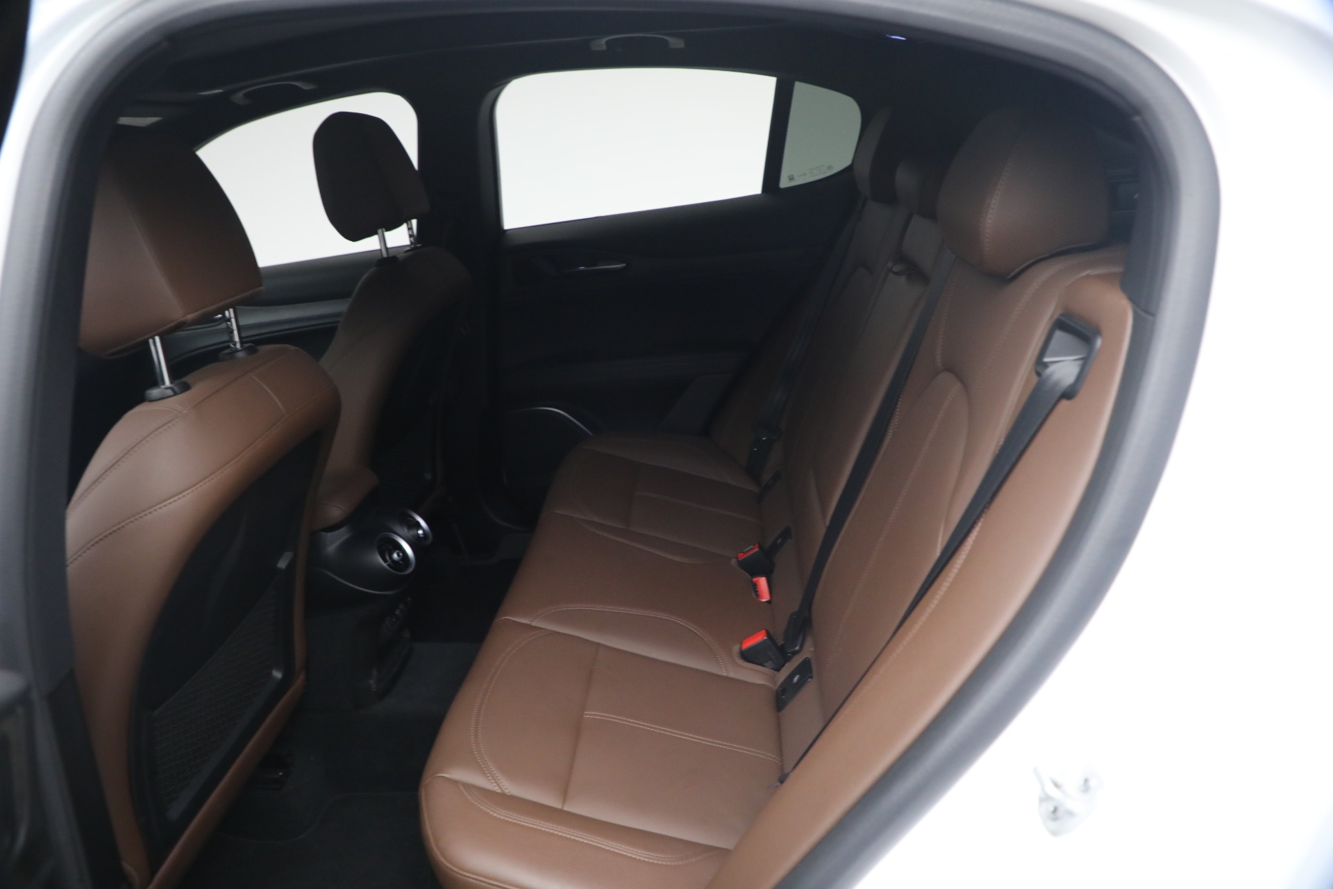Used-2023-Alfa-Romeo-Stelvio-Ti