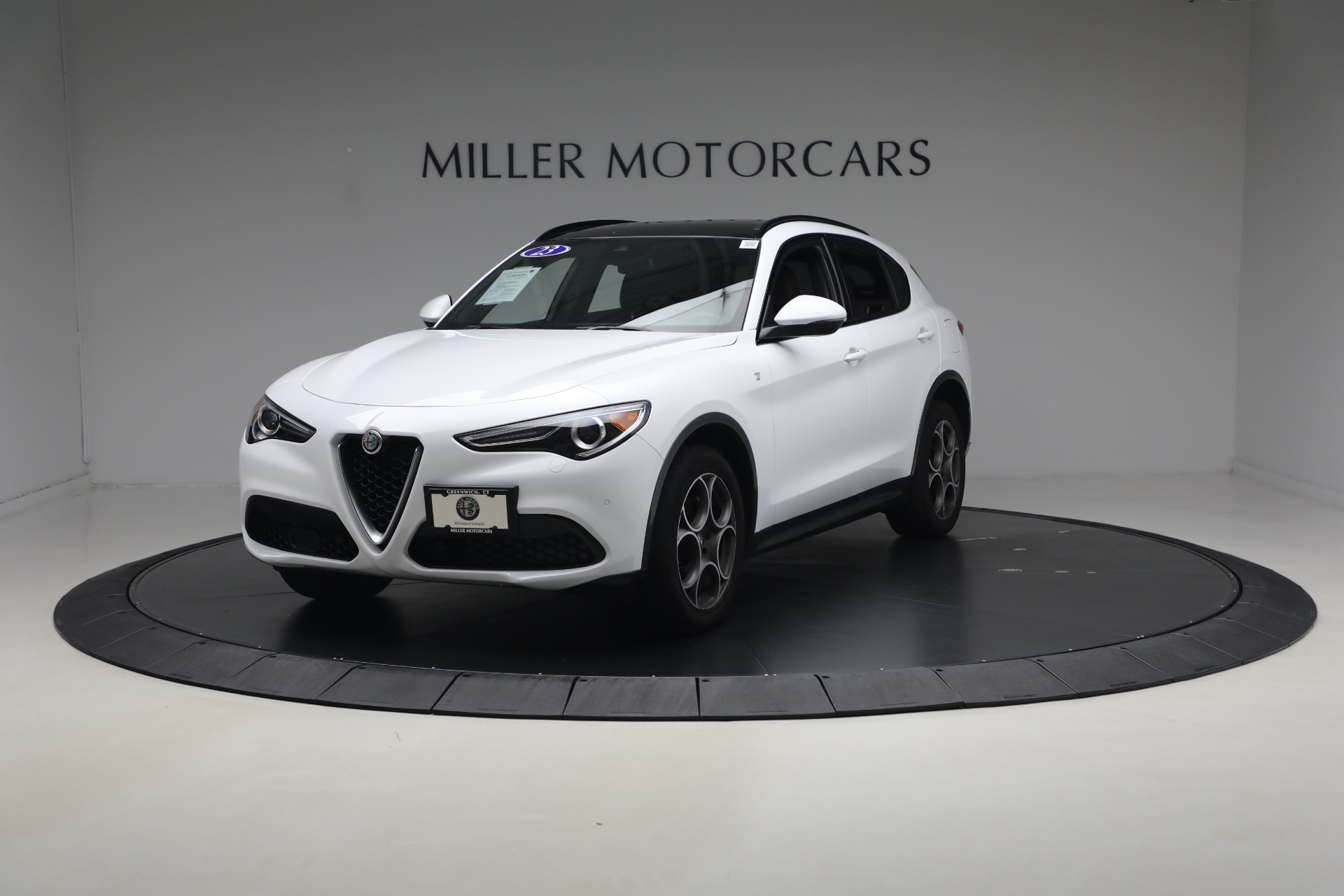 Used-2023-Alfa-Romeo-Stelvio-Ti