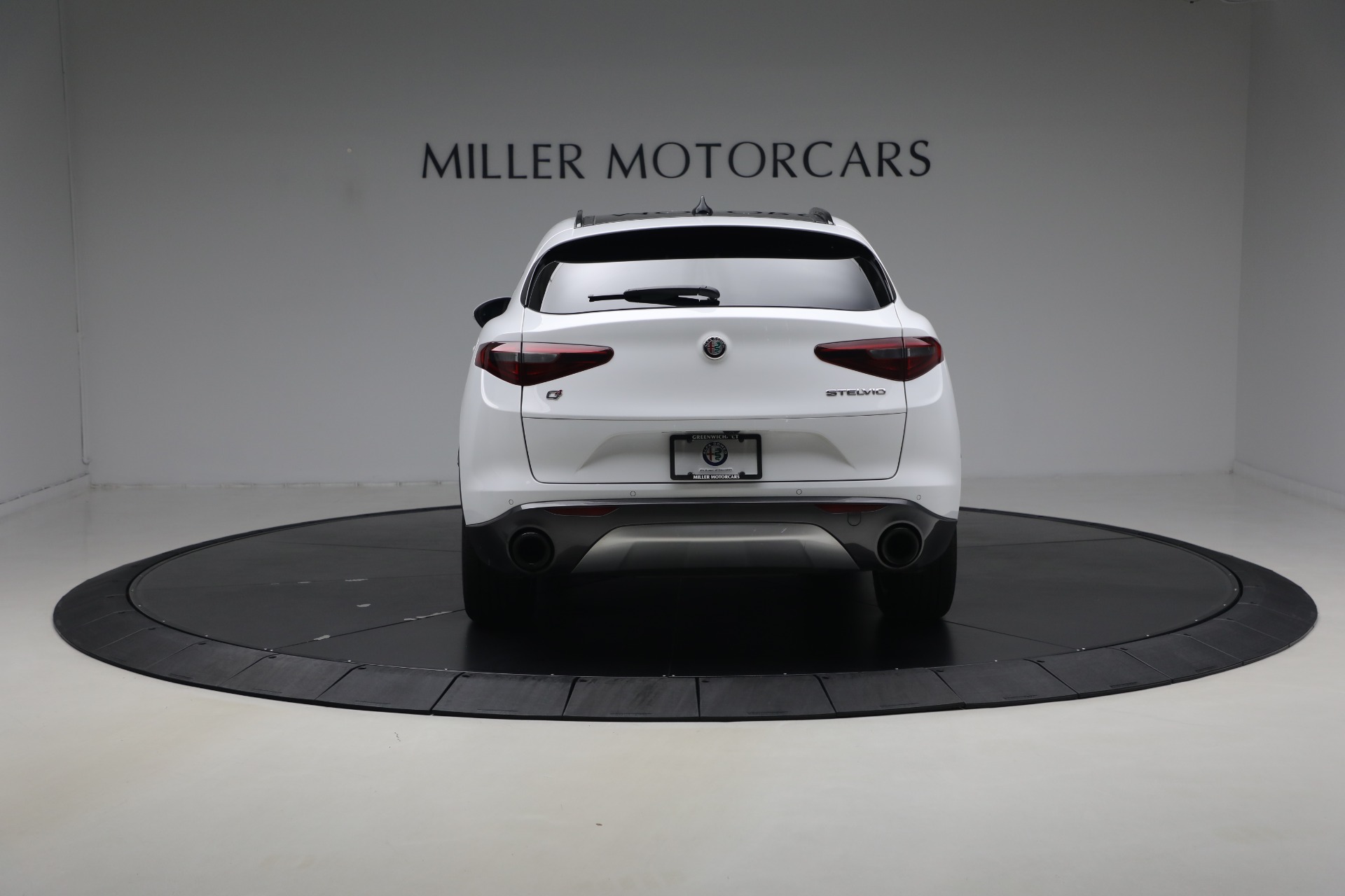 Used-2023-Alfa-Romeo-Stelvio-Ti