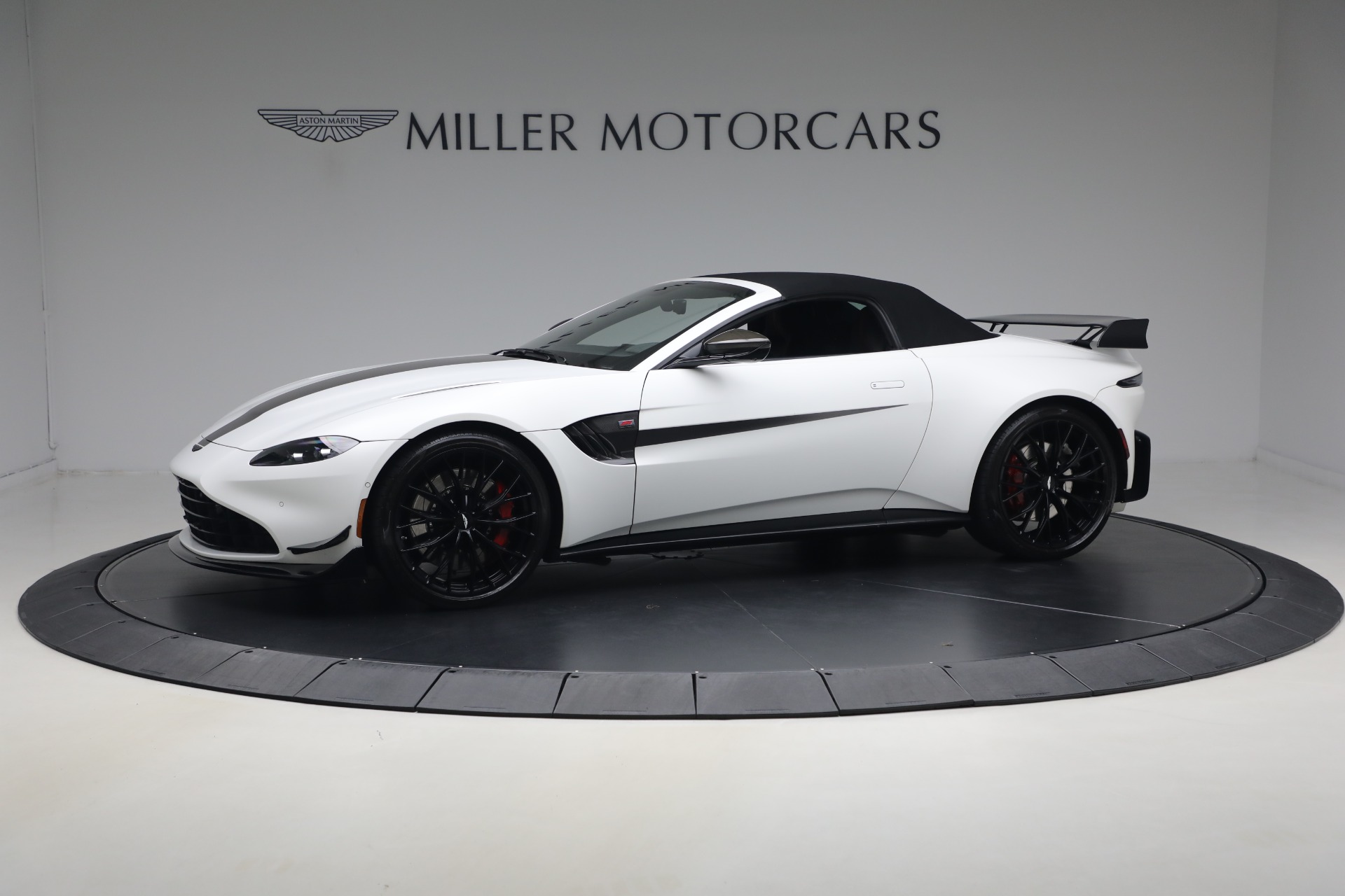 Used-2023-Aston-Martin-Vantage-F1-Edition