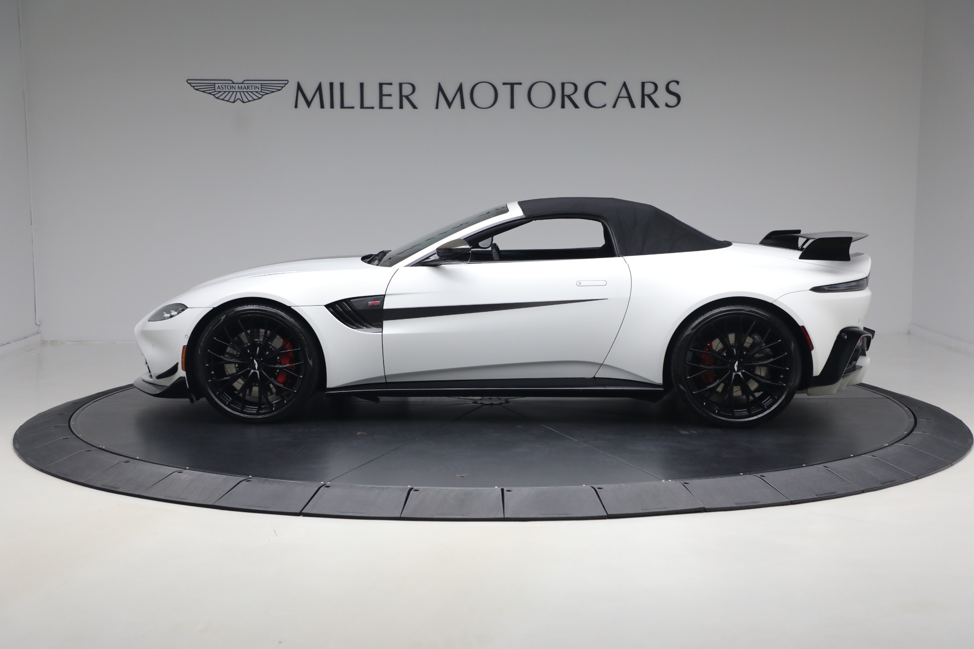 Used-2023-Aston-Martin-Vantage-F1-Edition