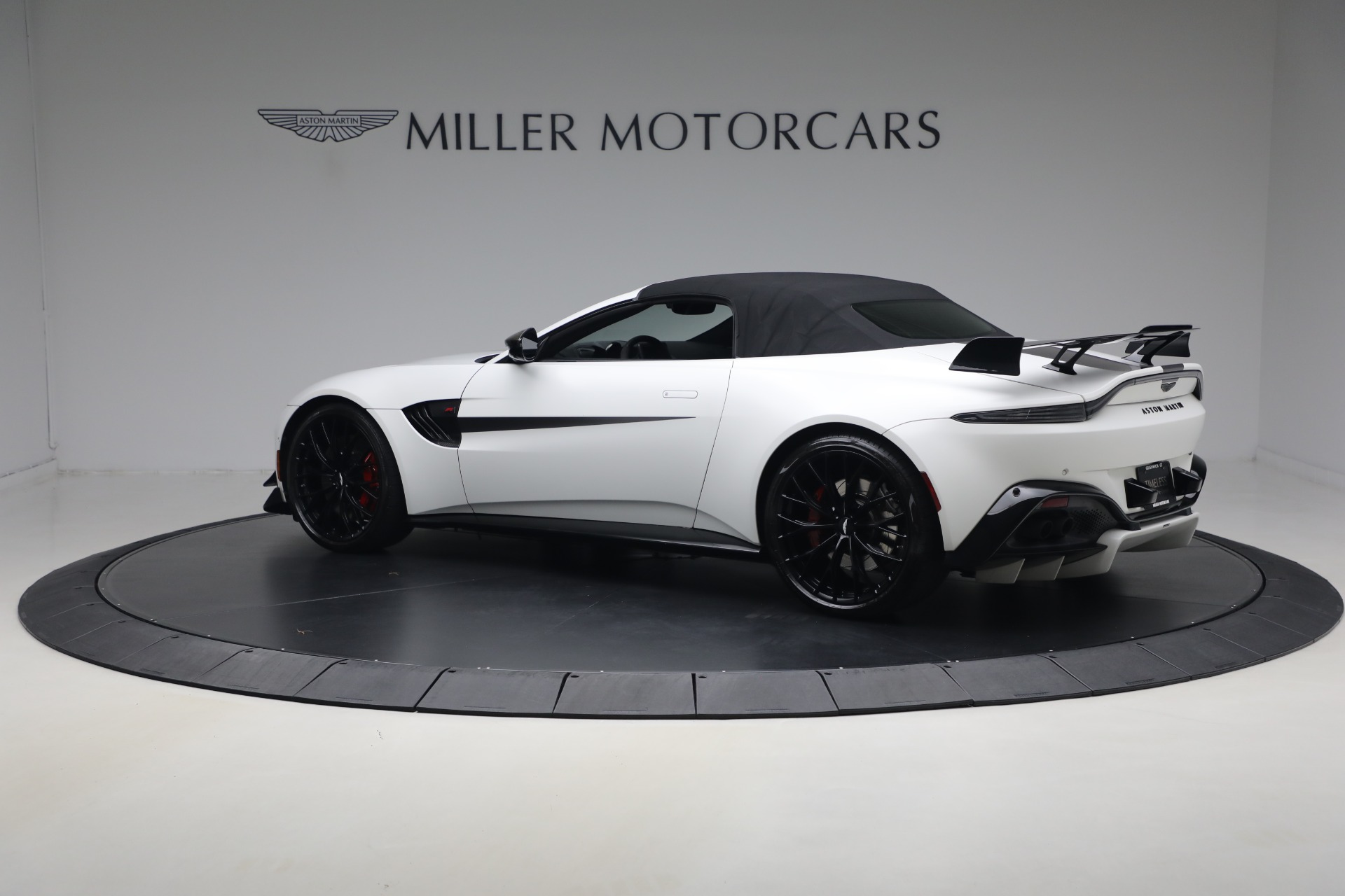 Used-2023-Aston-Martin-Vantage-F1-Edition