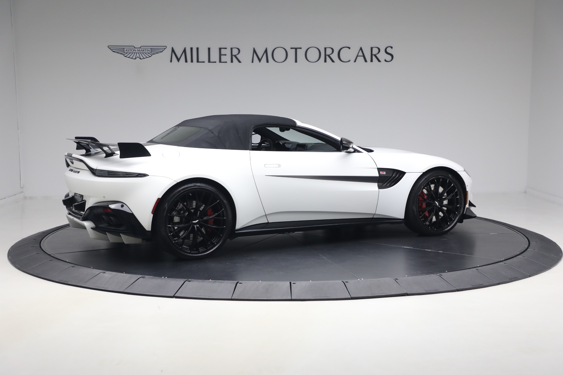 Used-2023-Aston-Martin-Vantage-F1-Edition