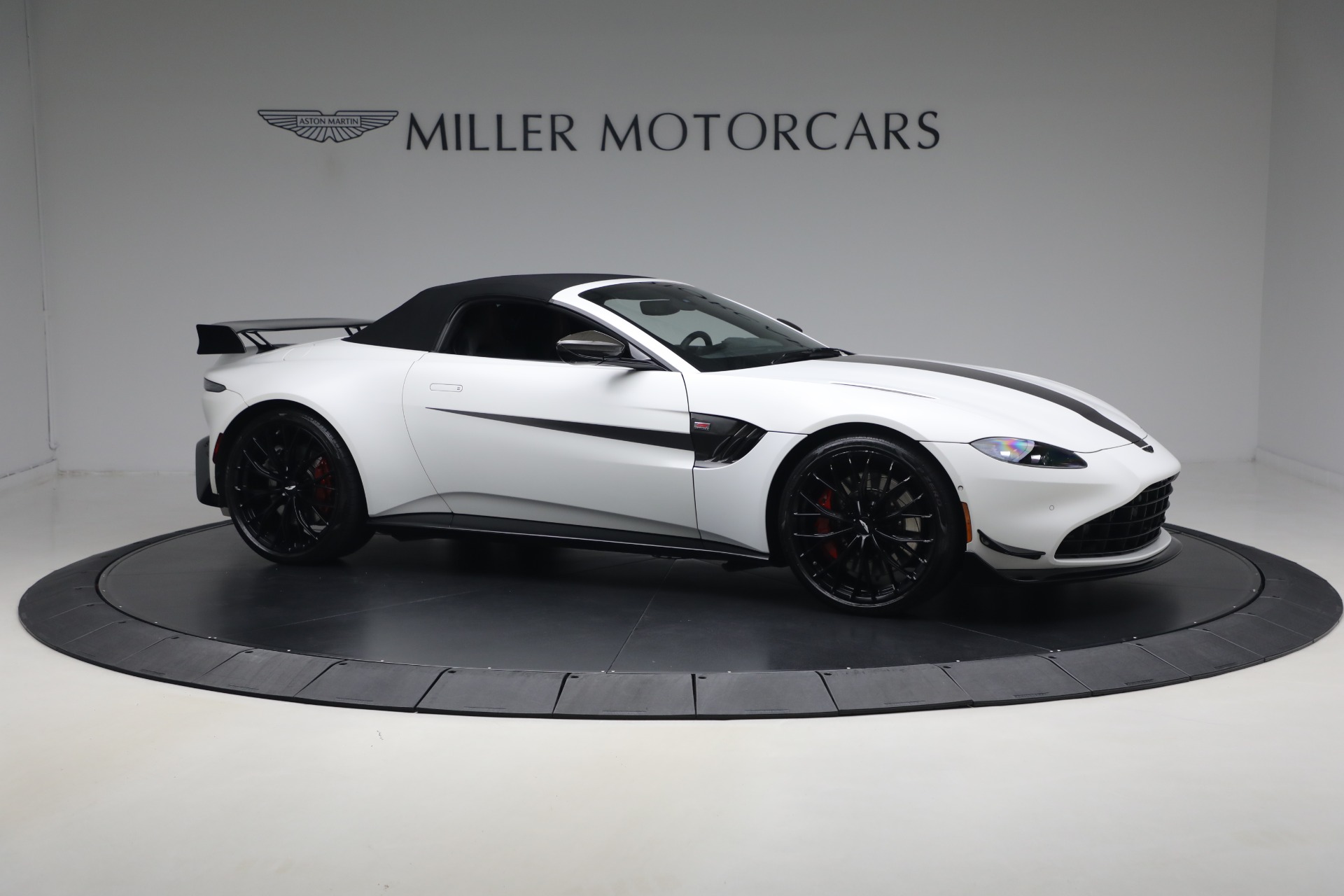 Used-2023-Aston-Martin-Vantage-F1-Edition