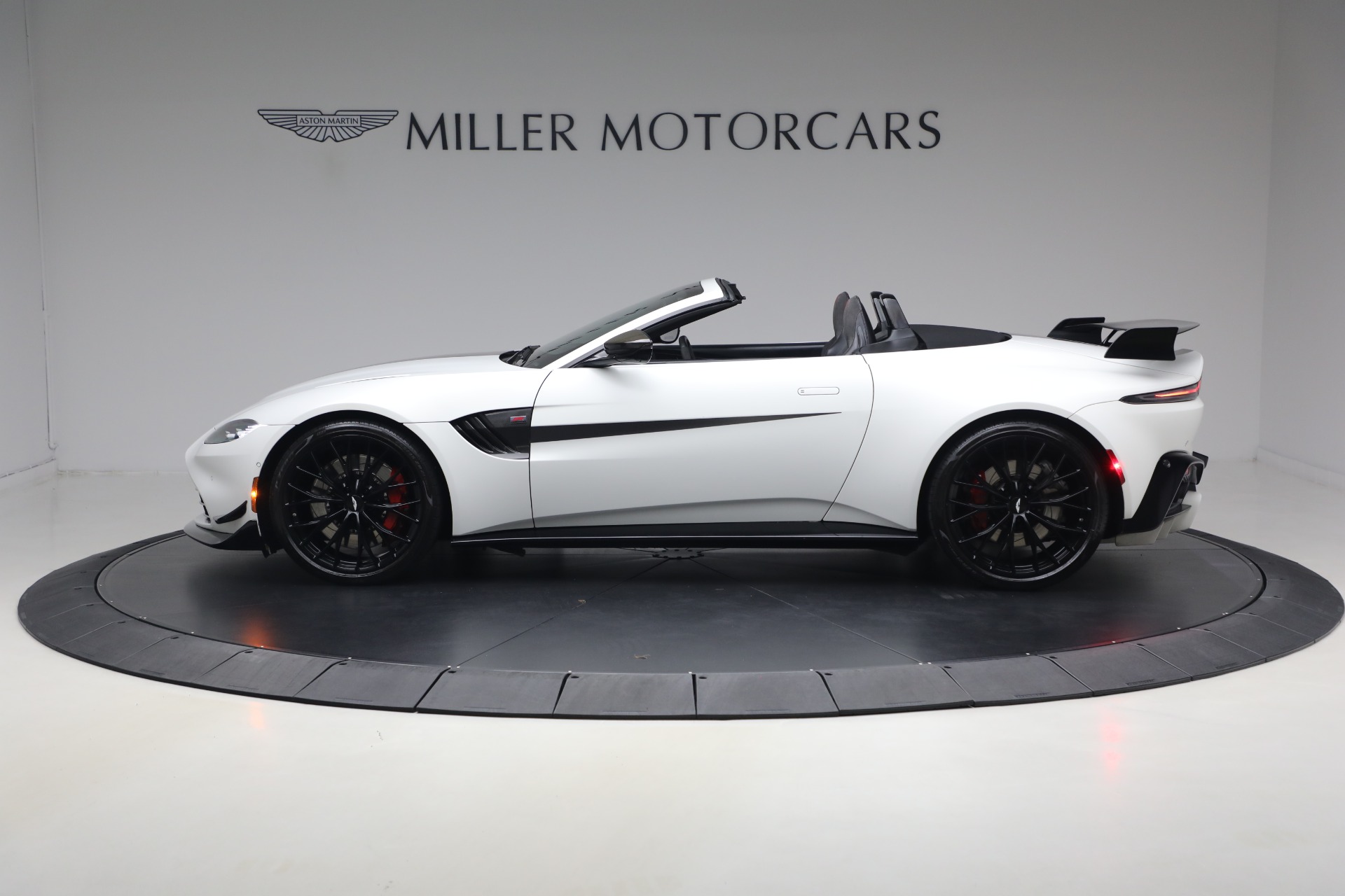 Used-2023-Aston-Martin-Vantage-F1-Edition