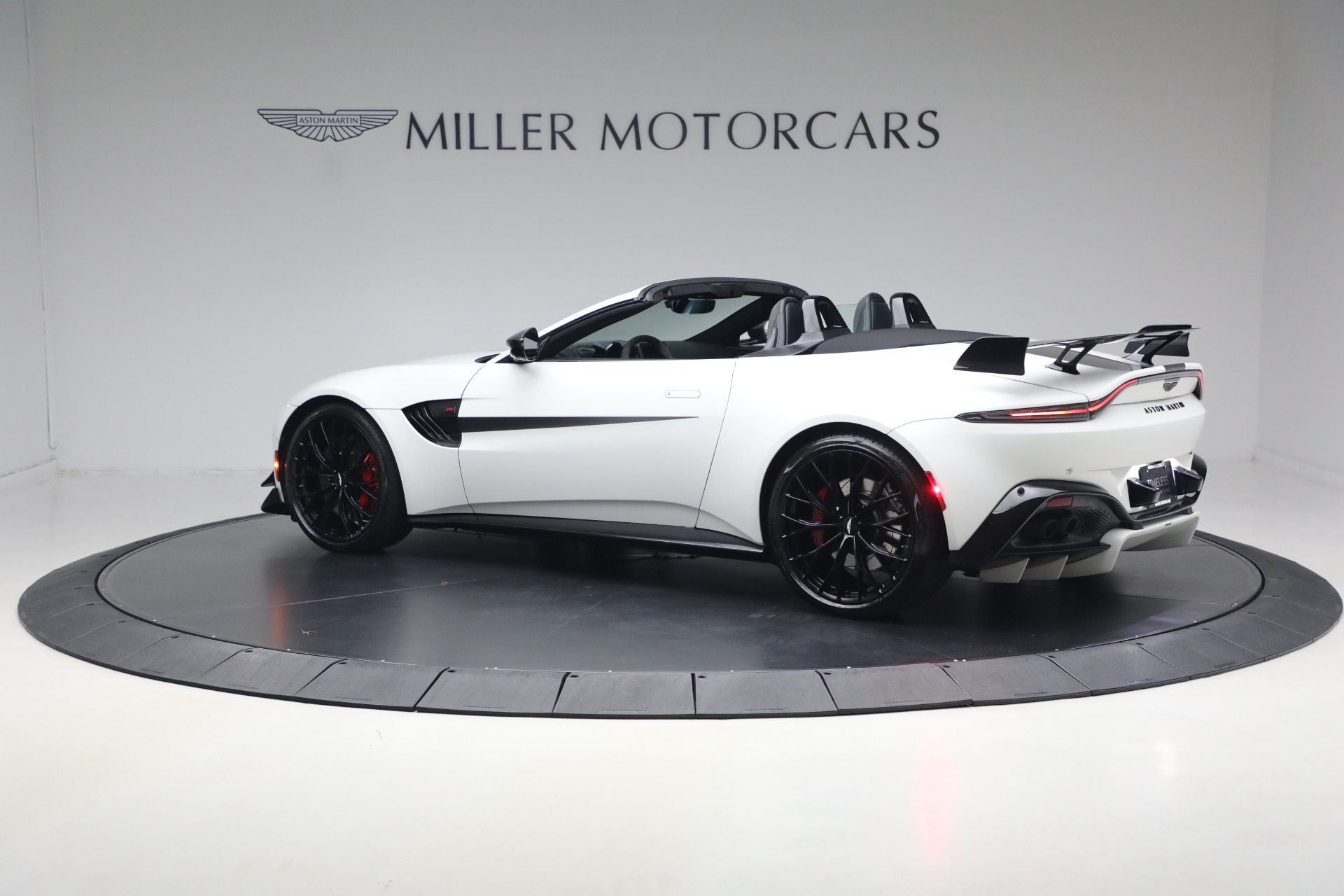 Used-2023-Aston-Martin-Vantage-F1-Edition