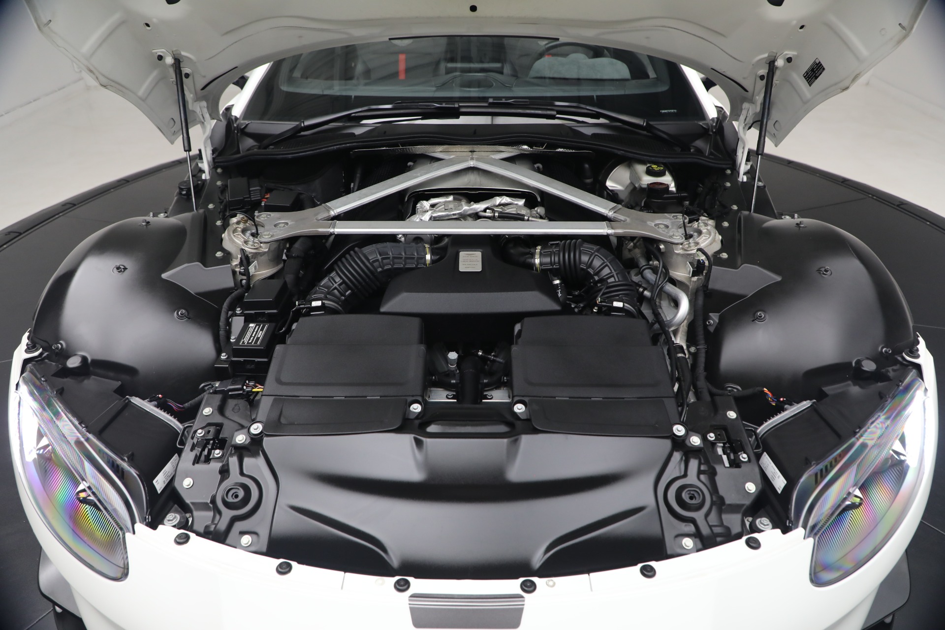 Used-2023-Aston-Martin-Vantage-F1-Edition