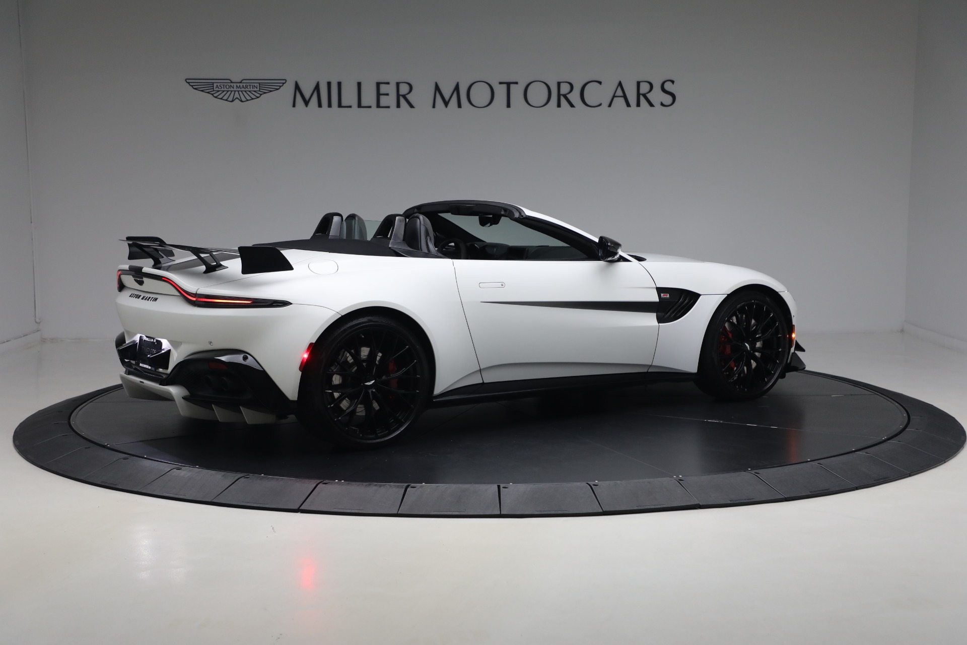 Used-2023-Aston-Martin-Vantage-F1-Edition