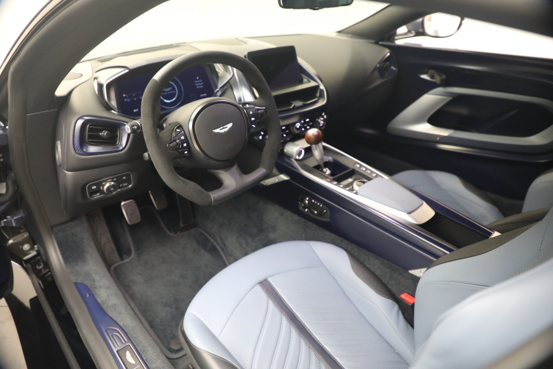 Used-2024-Aston-Martin-Valour