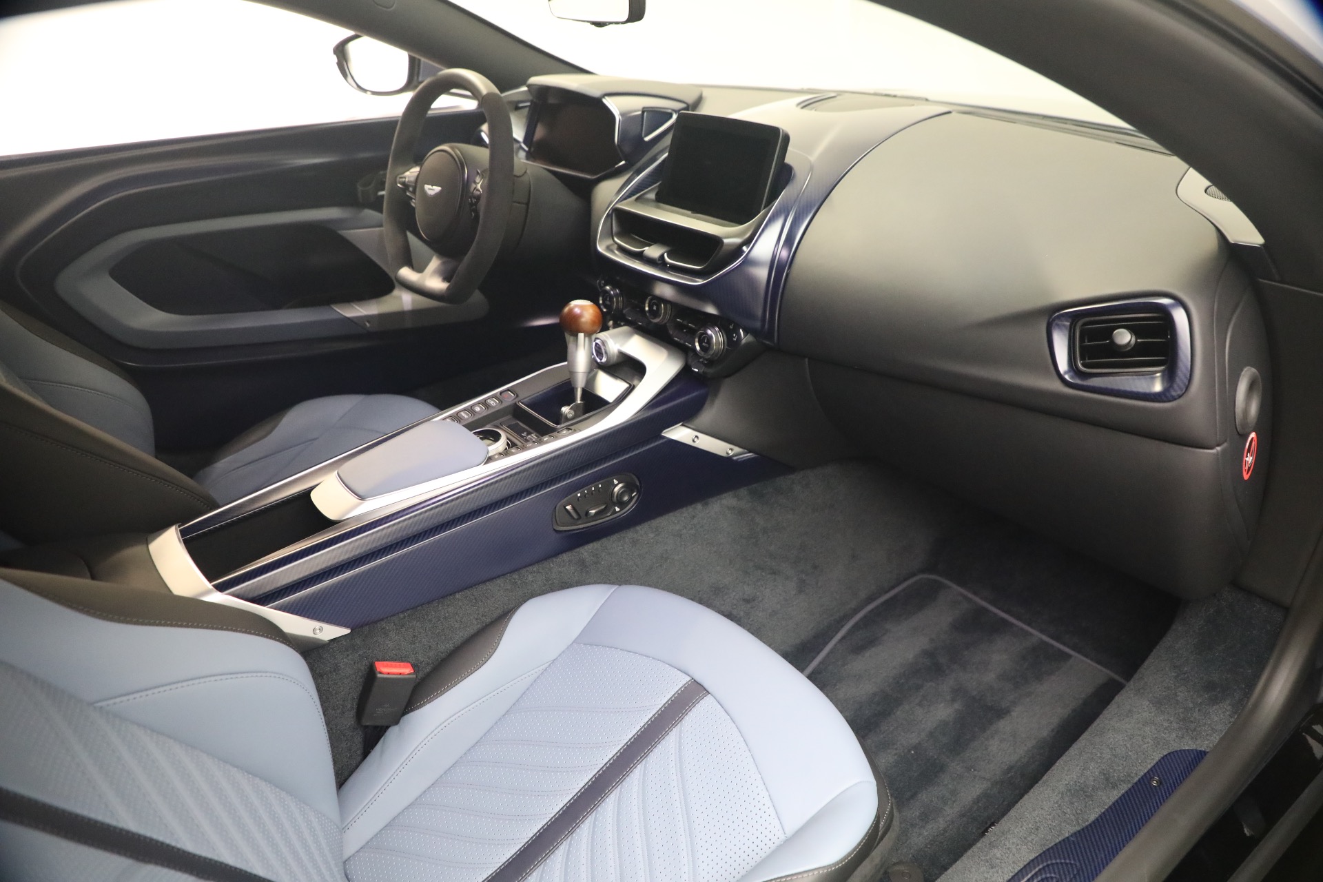Used-2024-Aston-Martin-Valour