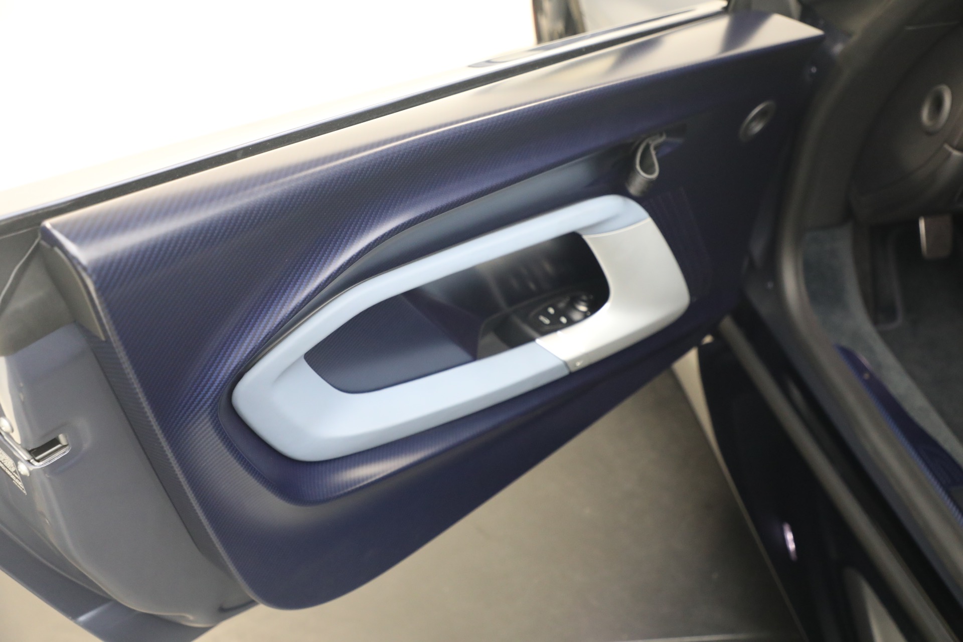 Used-2024-Aston-Martin-Valour
