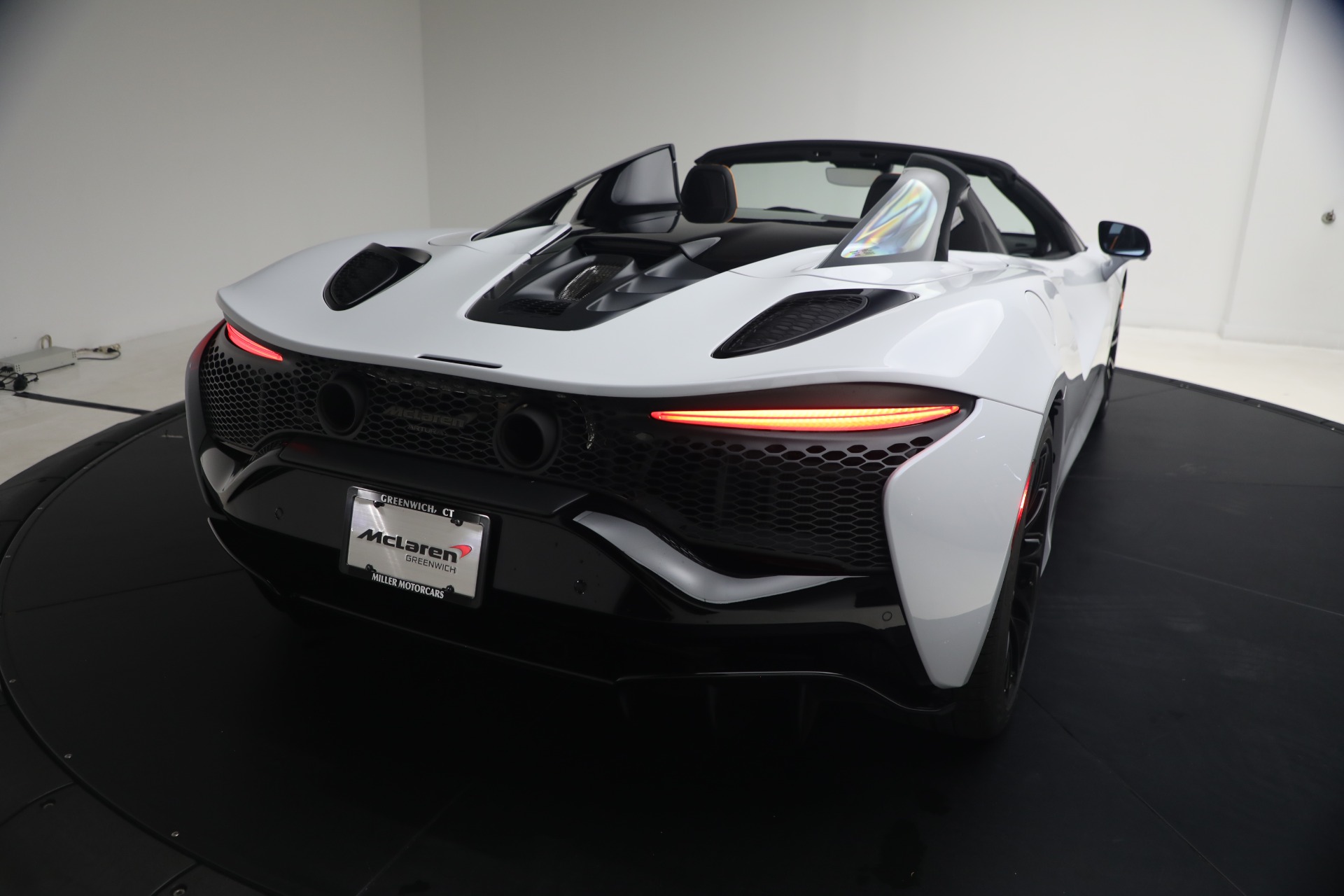New-2026-McLaren-Artura-Spider-Vision