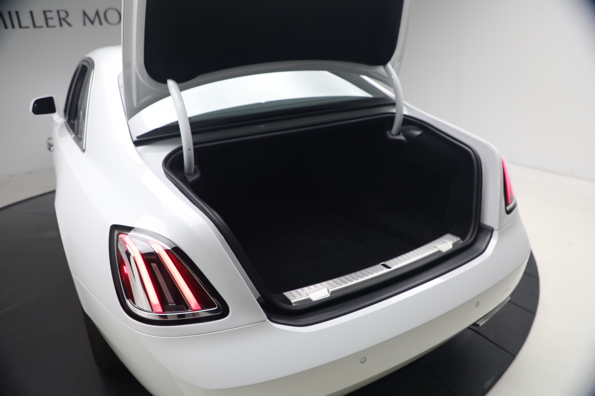 New-2027-Rolls-Royce-Ghost