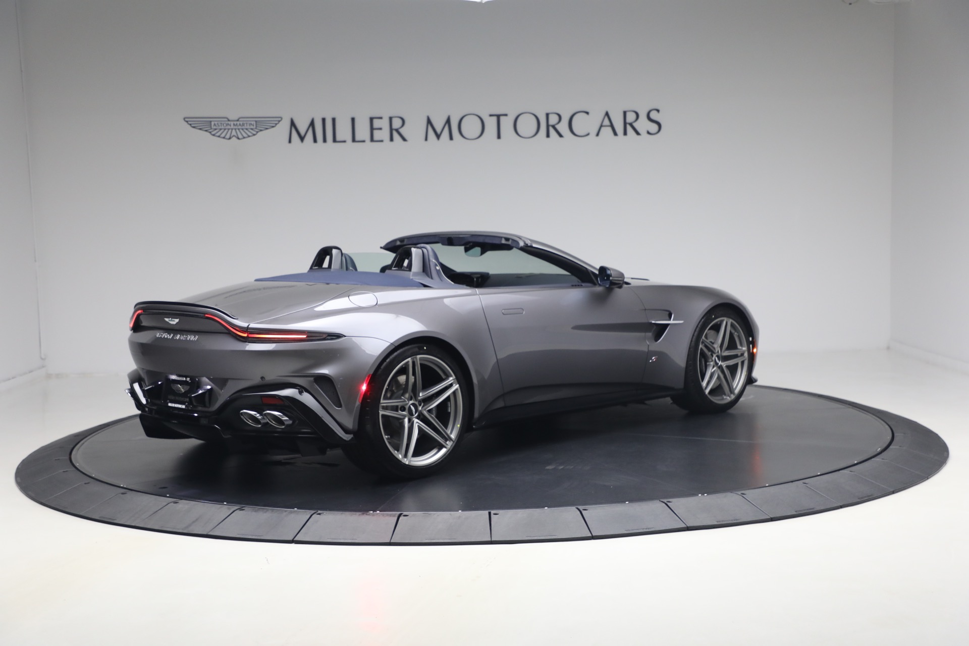 New-2026-Aston-Martin-Vantage-S-Roadster