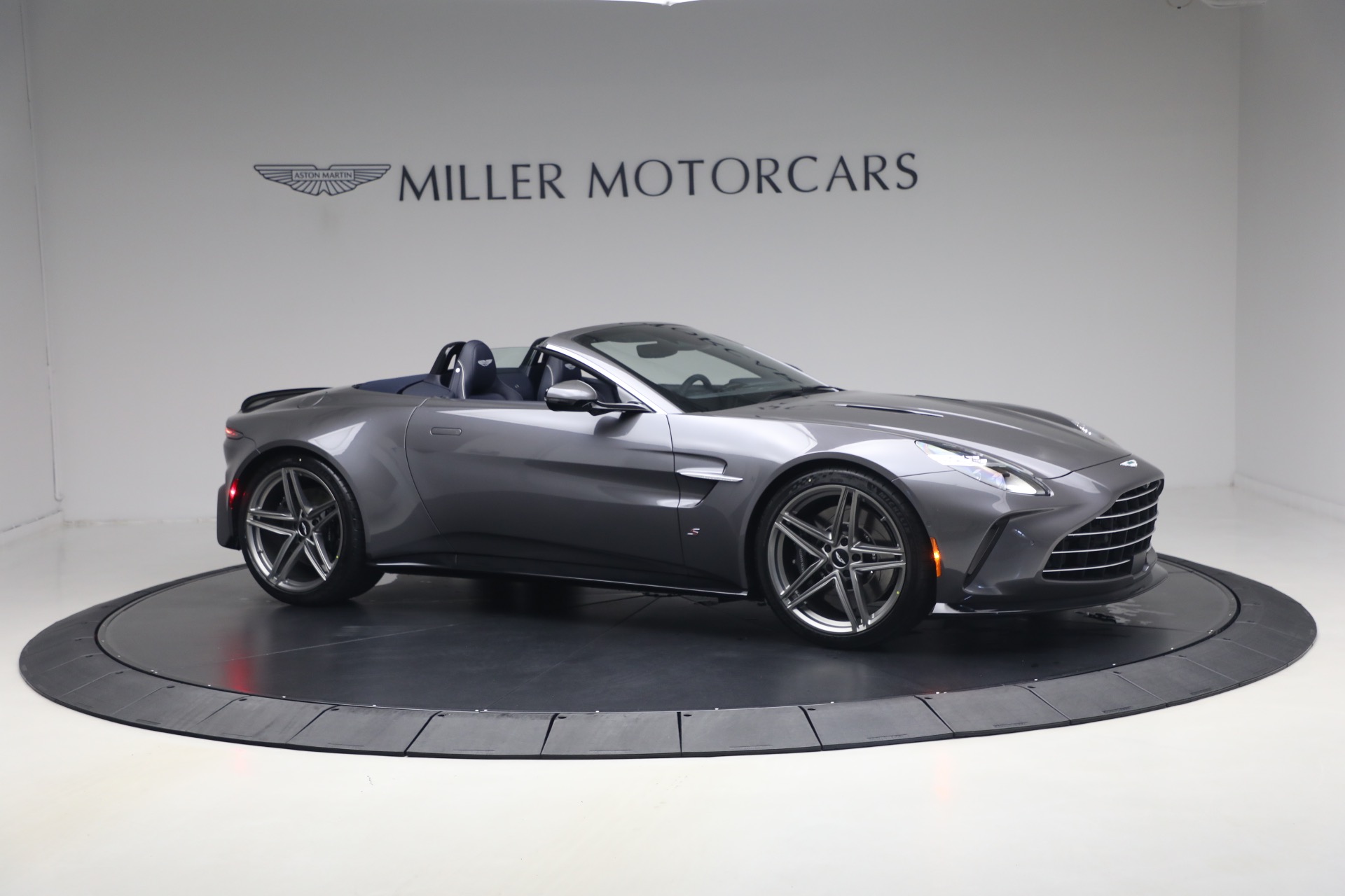 New-2026-Aston-Martin-Vantage-S-Roadster