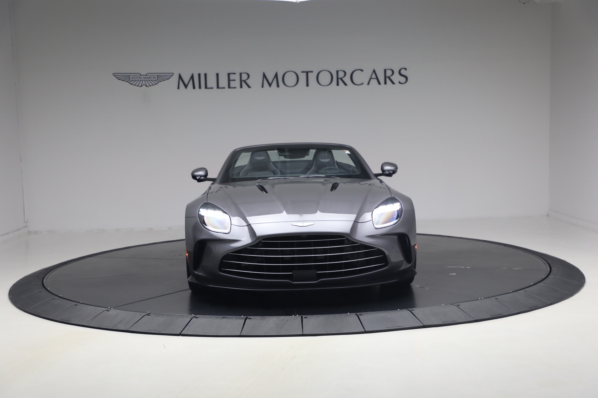 New-2026-Aston-Martin-Vantage-S-Roadster
