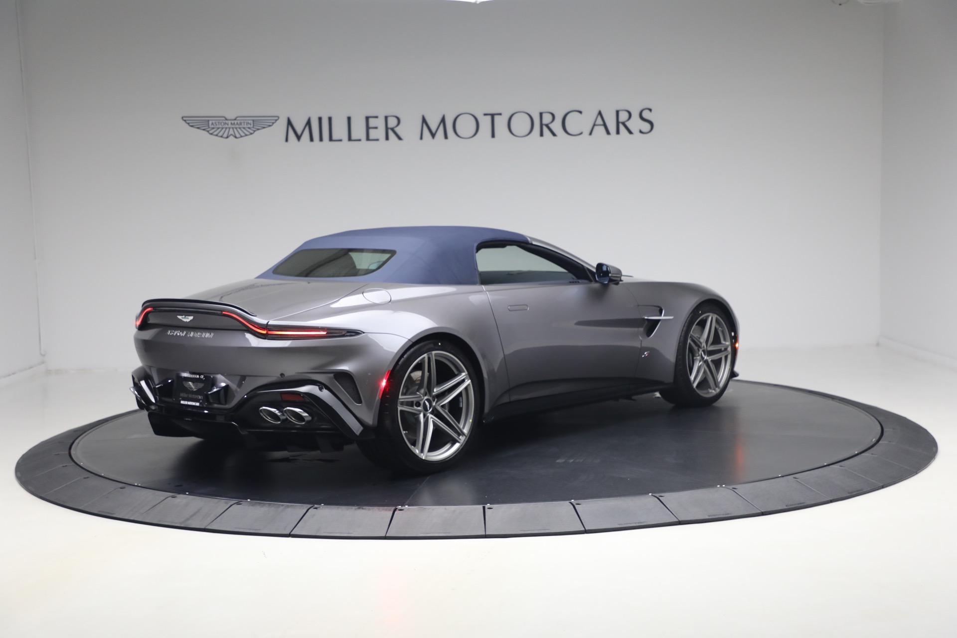 New-2026-Aston-Martin-Vantage-S-Roadster