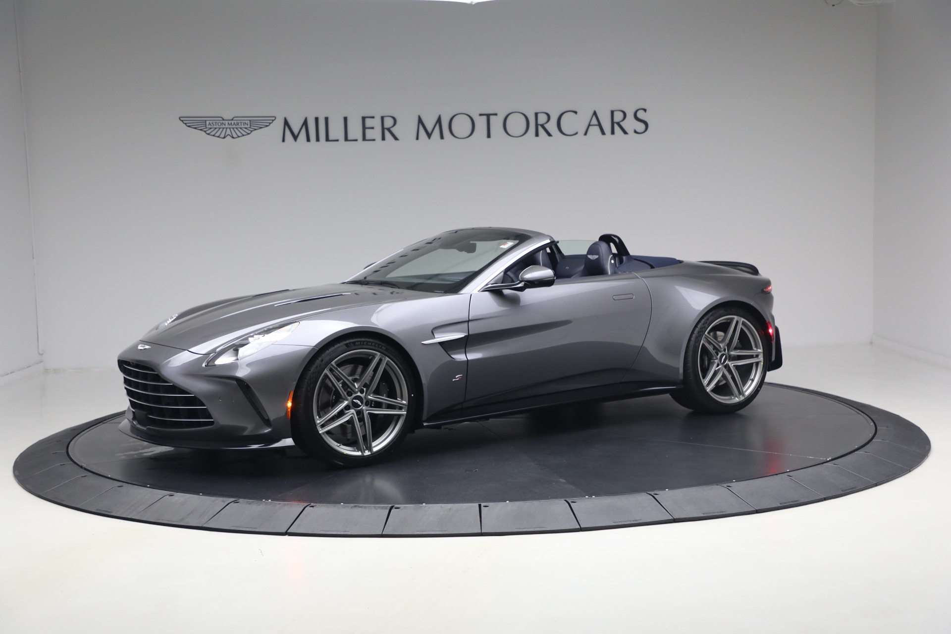 New-2026-Aston-Martin-Vantage-S-Roadster