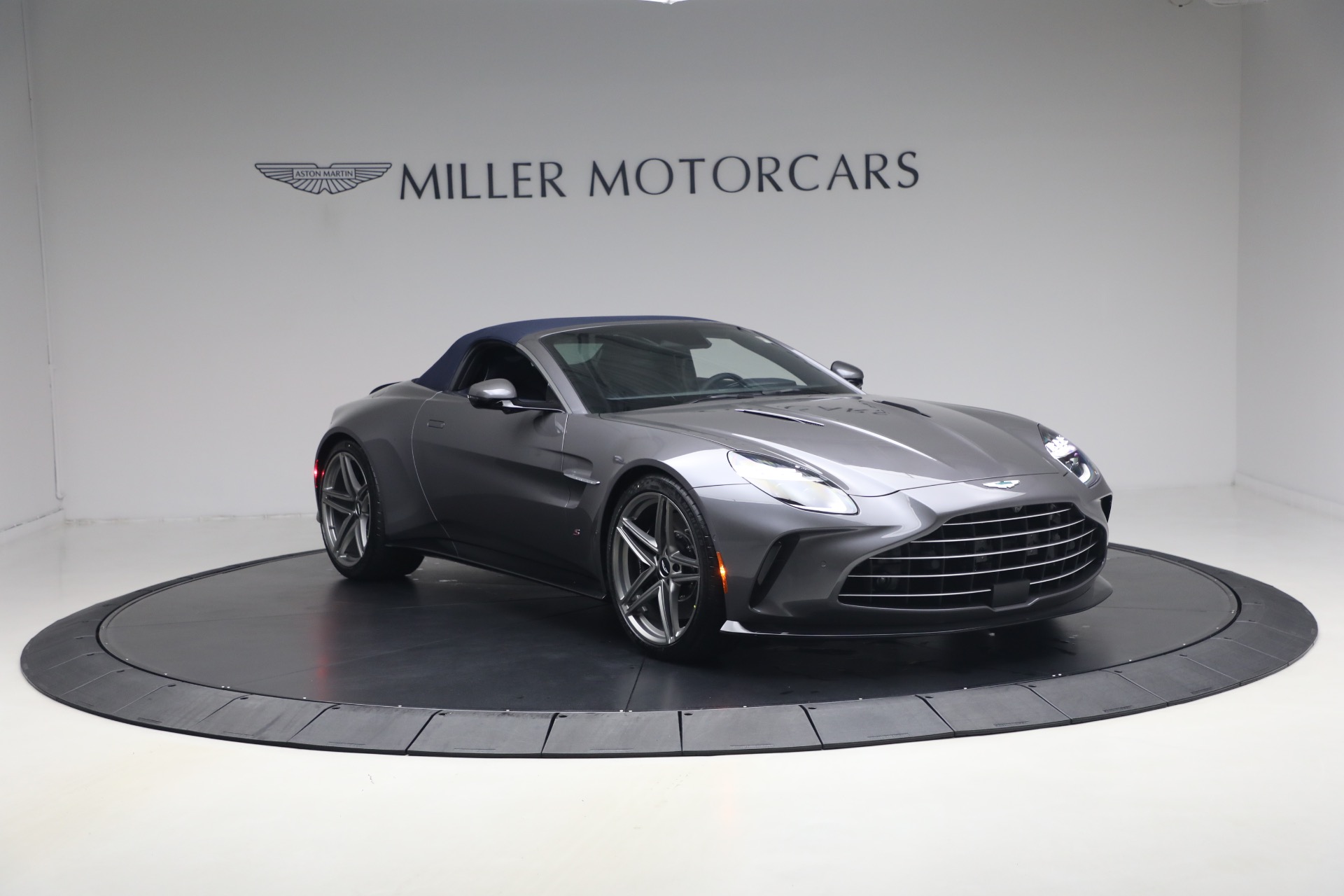 New-2026-Aston-Martin-Vantage-S-Roadster