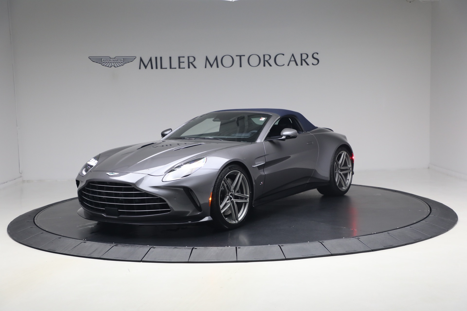 New-2026-Aston-Martin-Vantage-S-Roadster