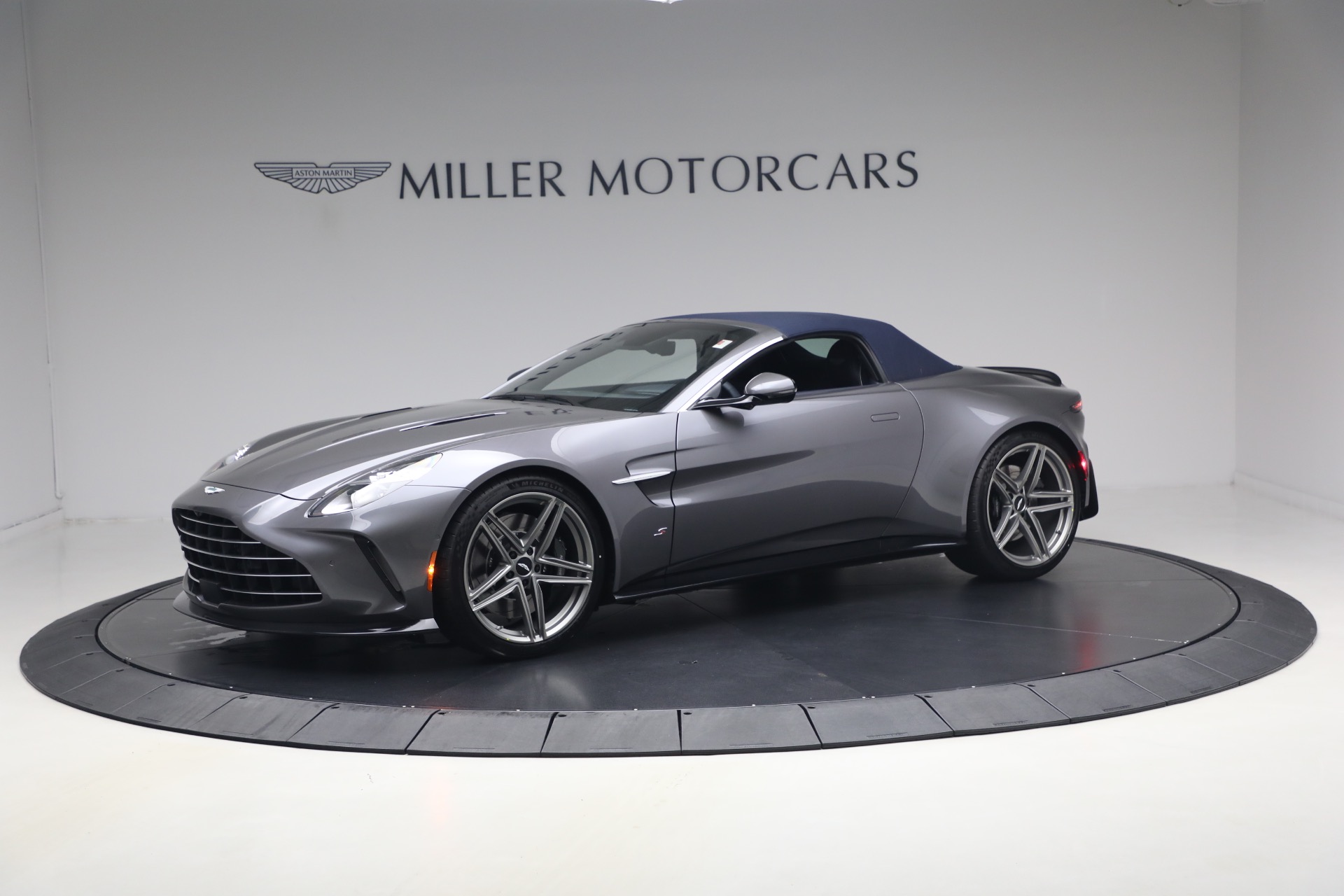 New-2026-Aston-Martin-Vantage-S-Roadster