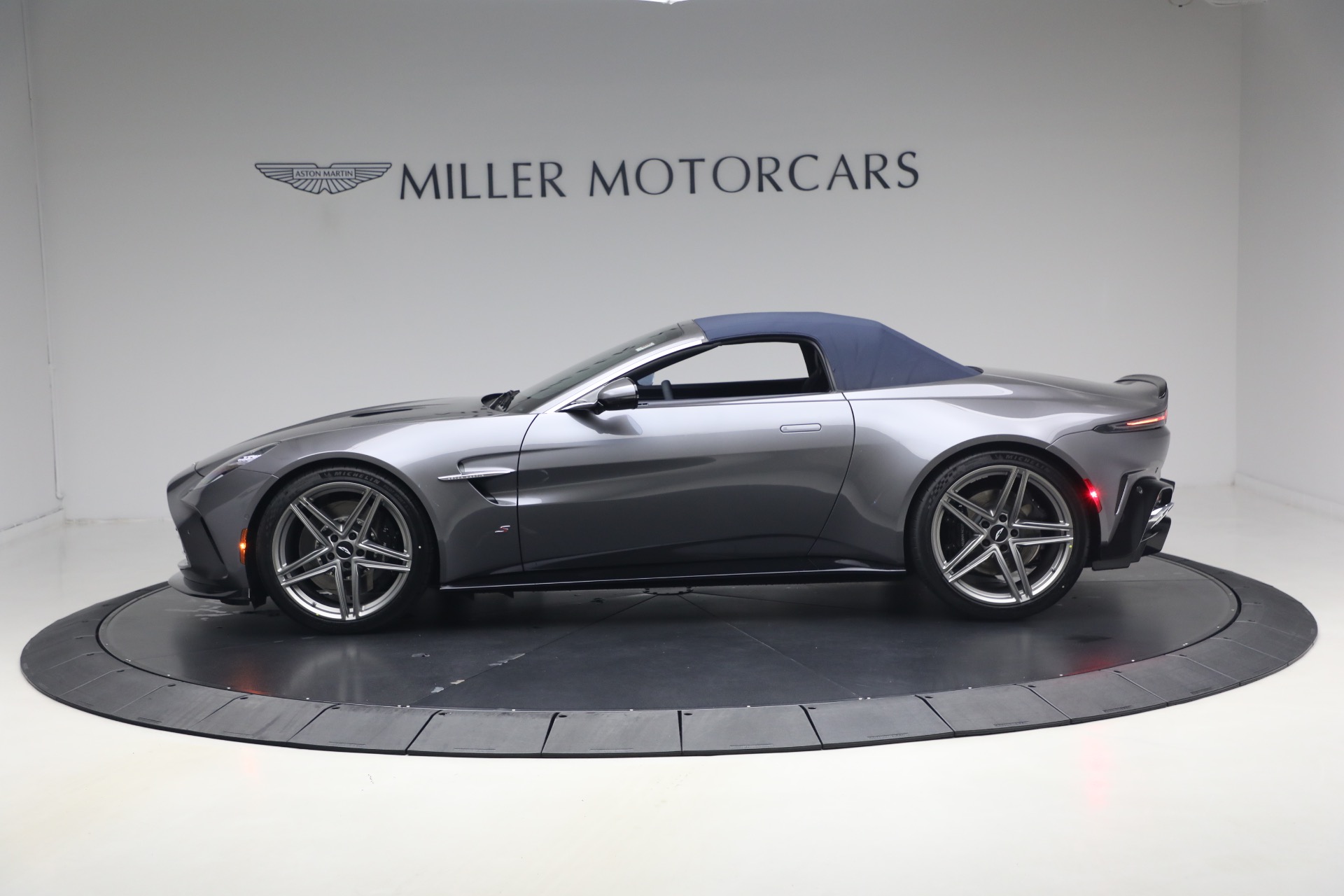 New-2026-Aston-Martin-Vantage-S-Roadster