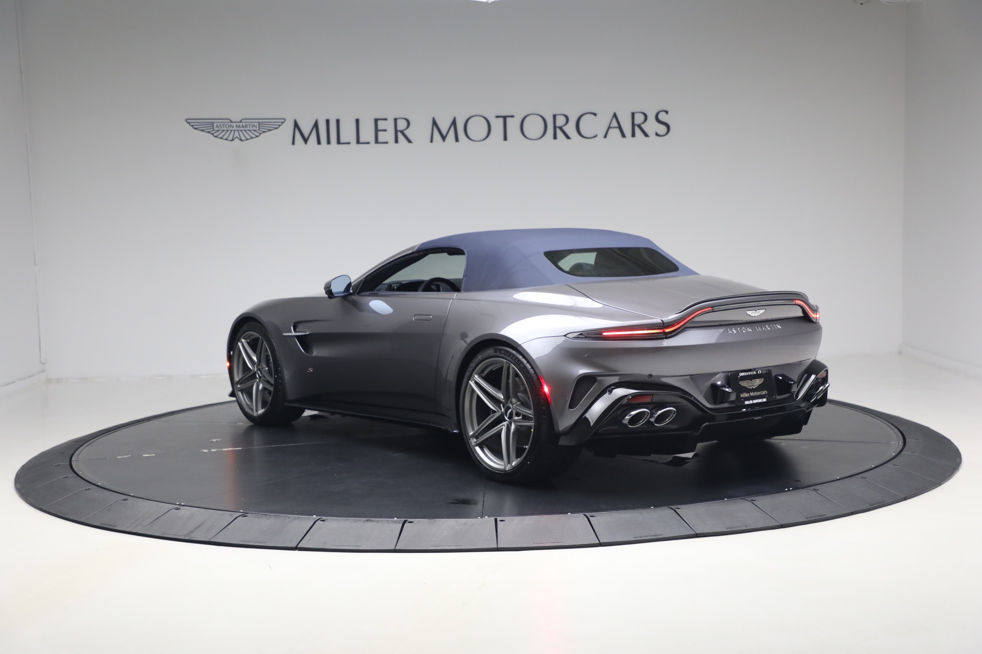 New-2026-Aston-Martin-Vantage-S-Roadster