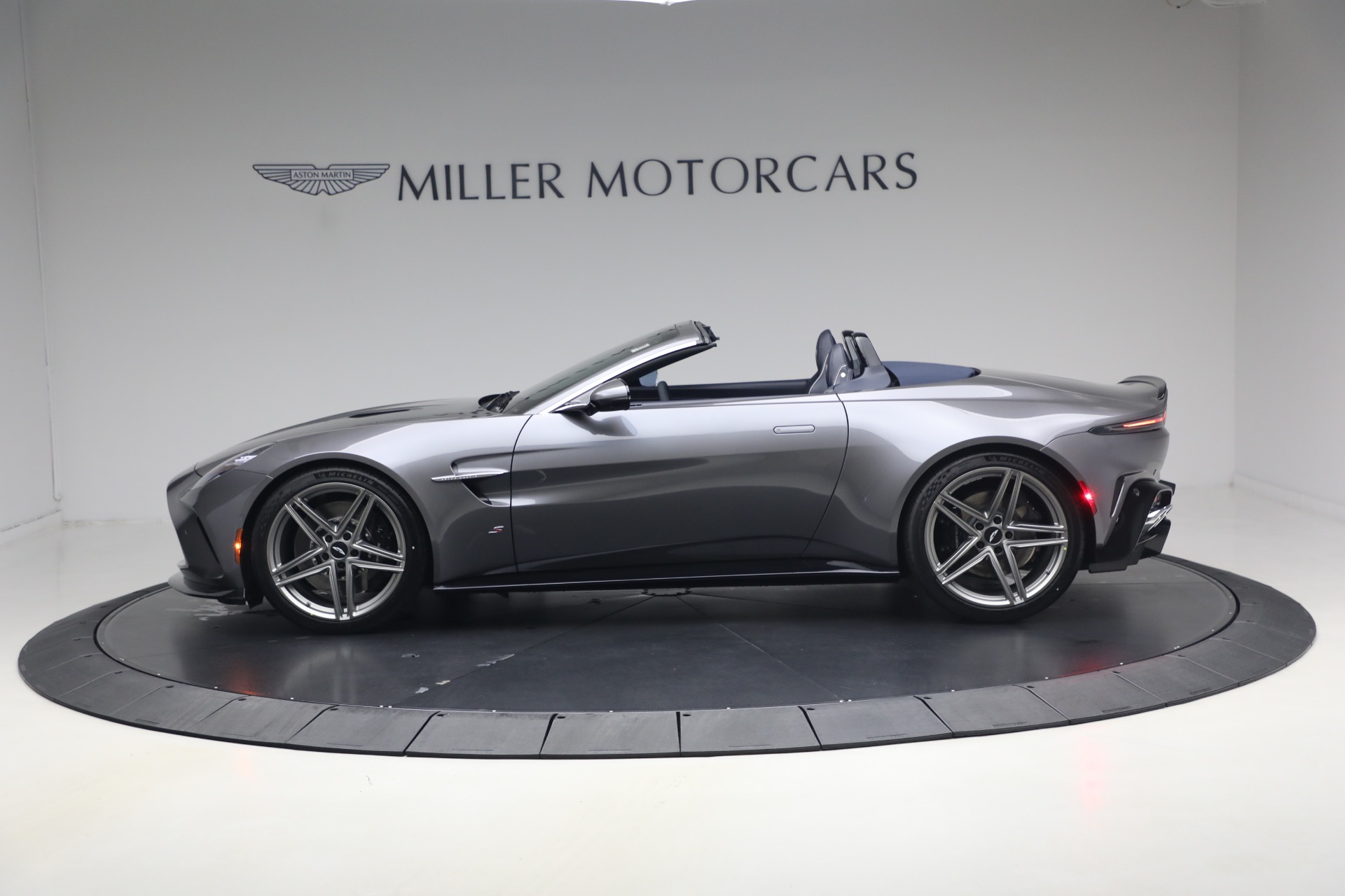 New-2026-Aston-Martin-Vantage-S-Roadster