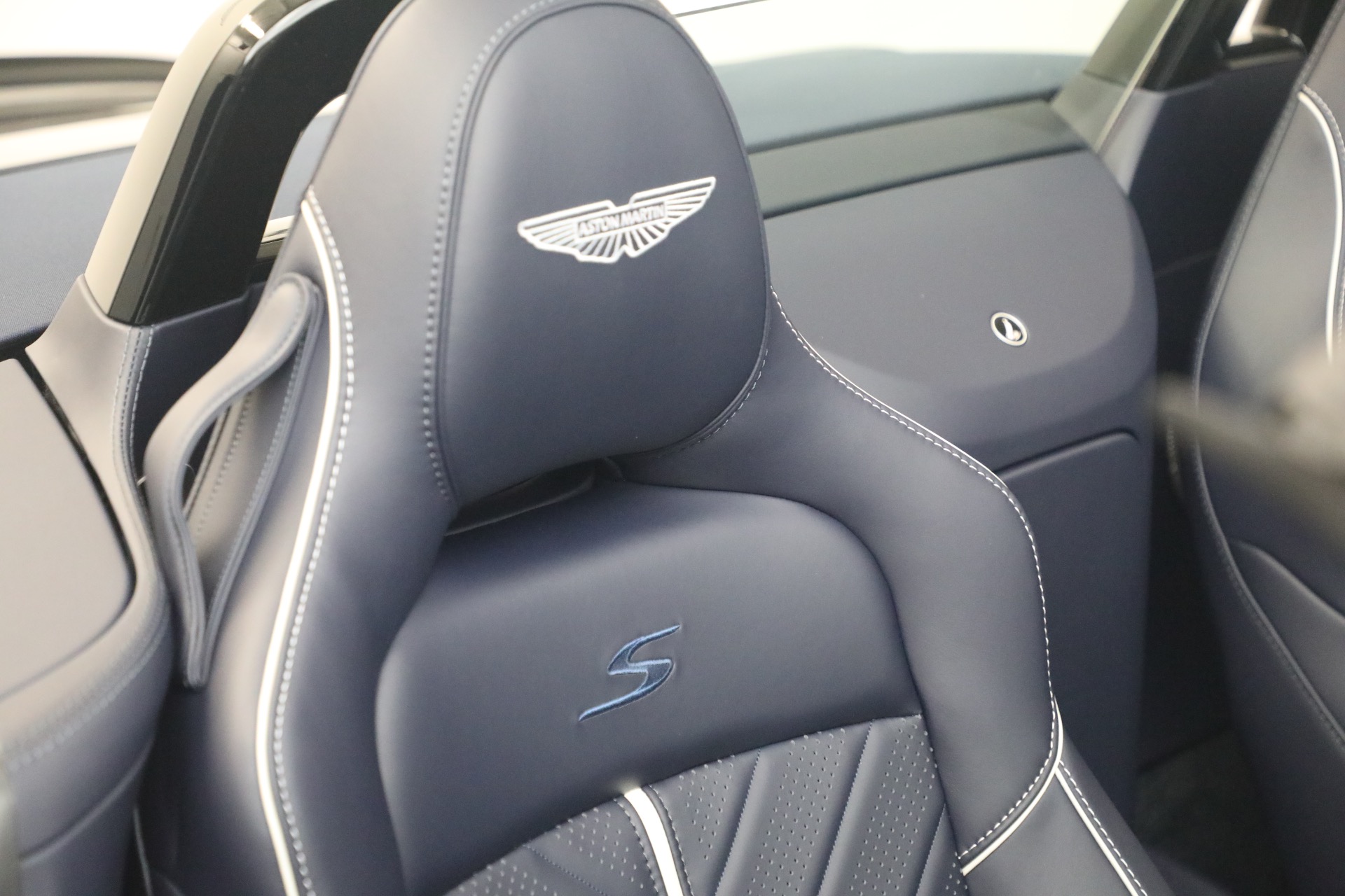 New-2026-Aston-Martin-Vantage-S-Roadster