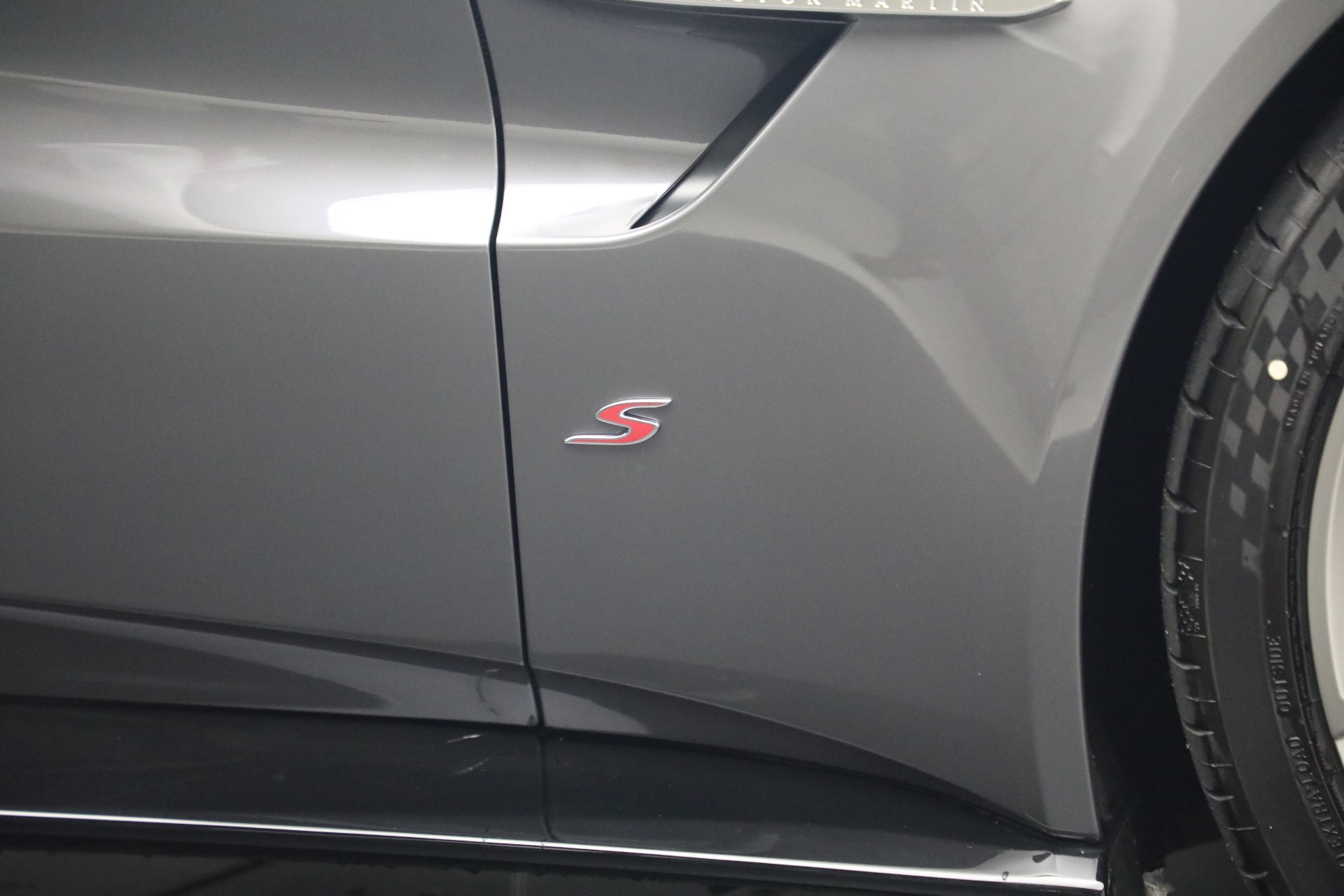 New-2026-Aston-Martin-Vantage-S-Roadster