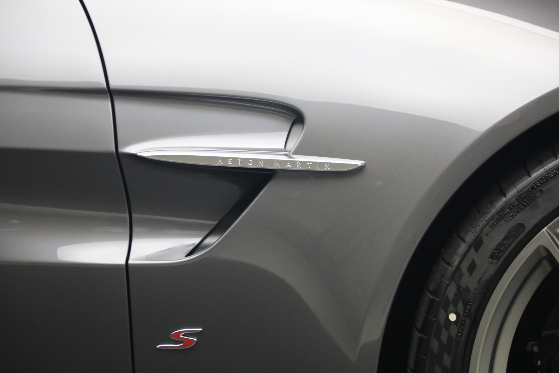 New-2026-Aston-Martin-Vantage-S-Roadster