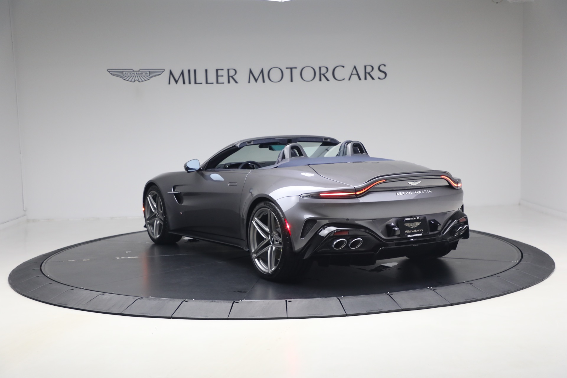 New-2026-Aston-Martin-Vantage-S-Roadster