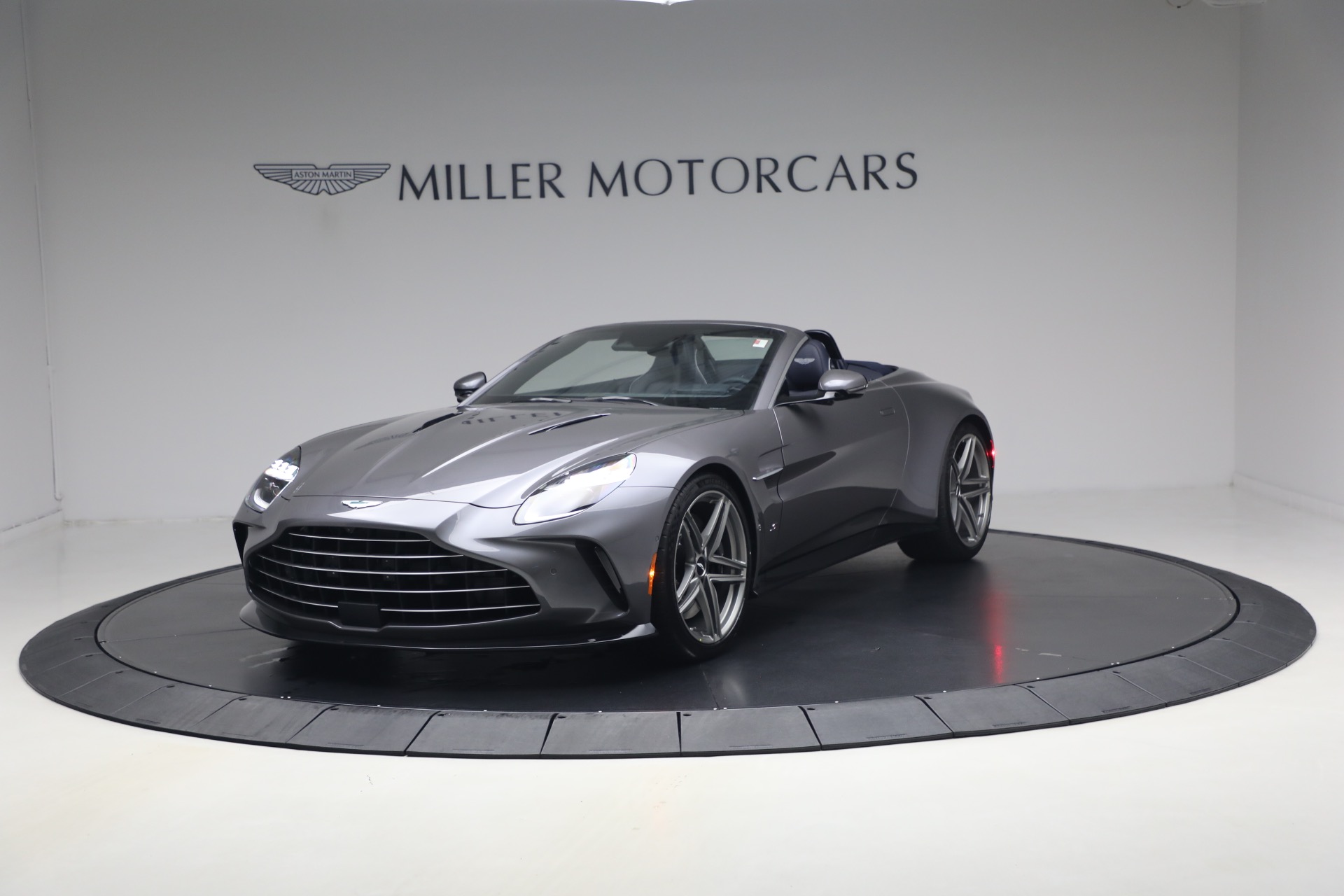 New-2026-Aston-Martin-Vantage-S-Roadster