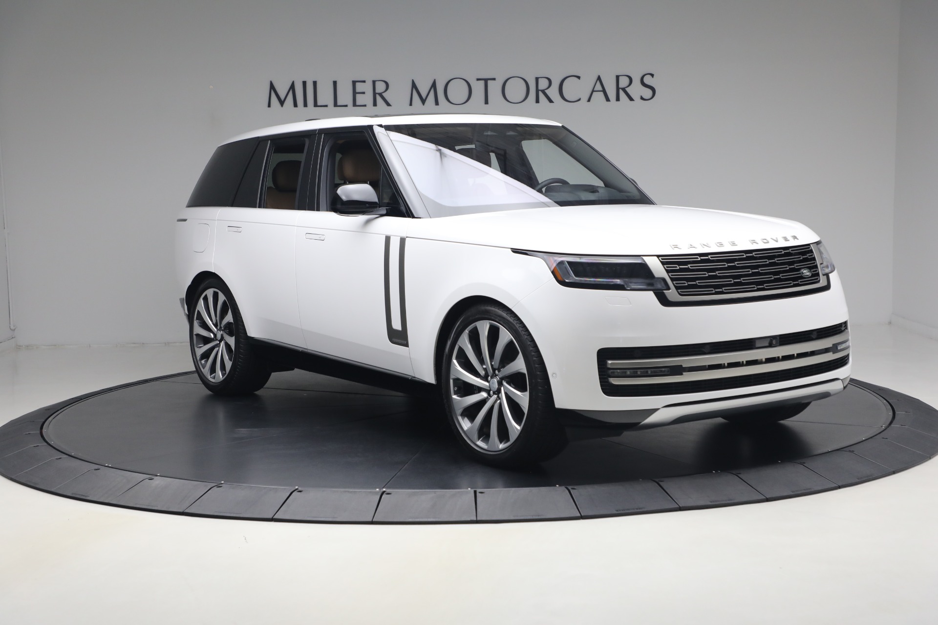 Used-2023-Land-Rover-Range-Rover-P530-Autobiography