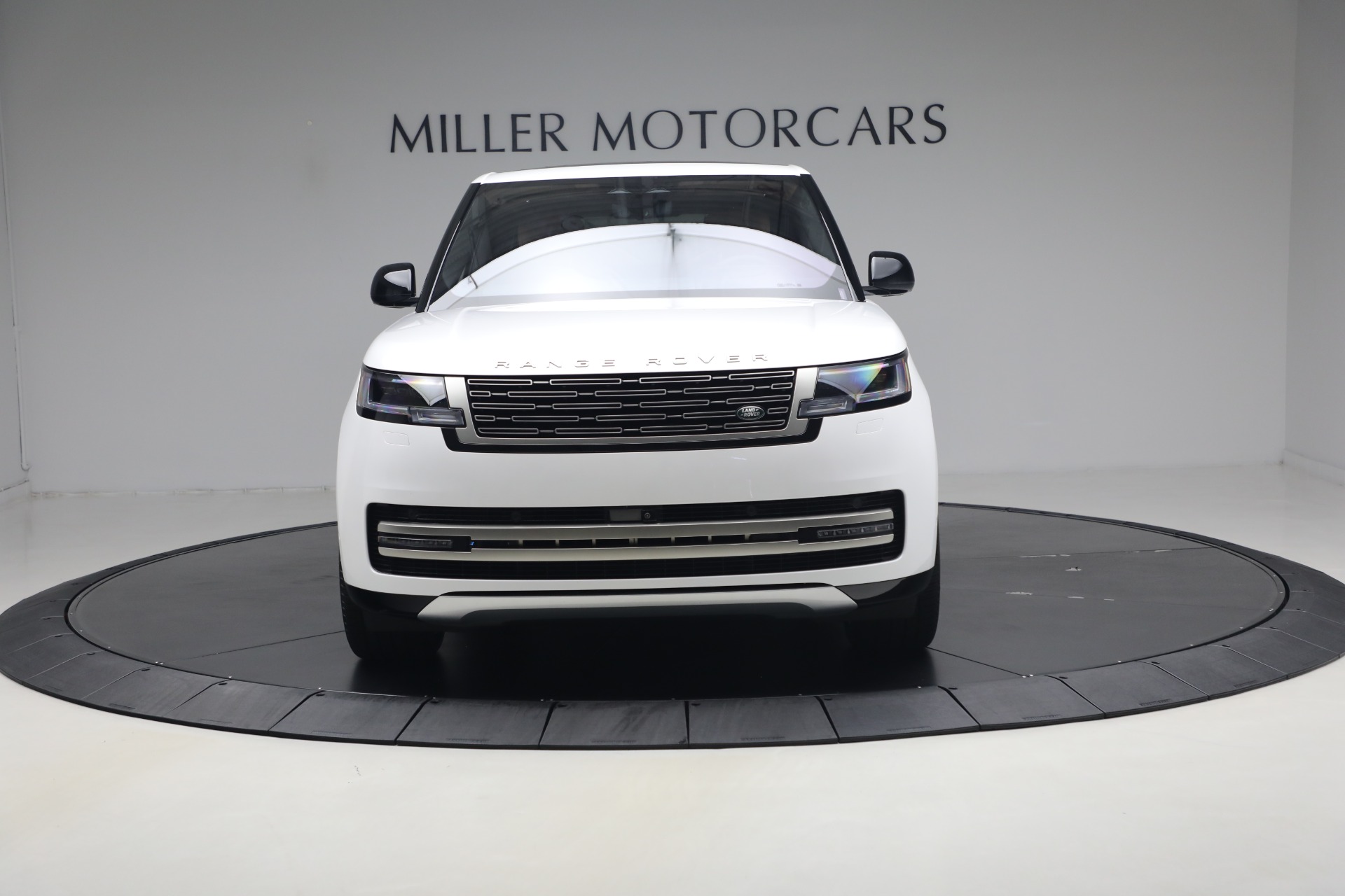 Used-2023-Land-Rover-Range-Rover-P530-Autobiography