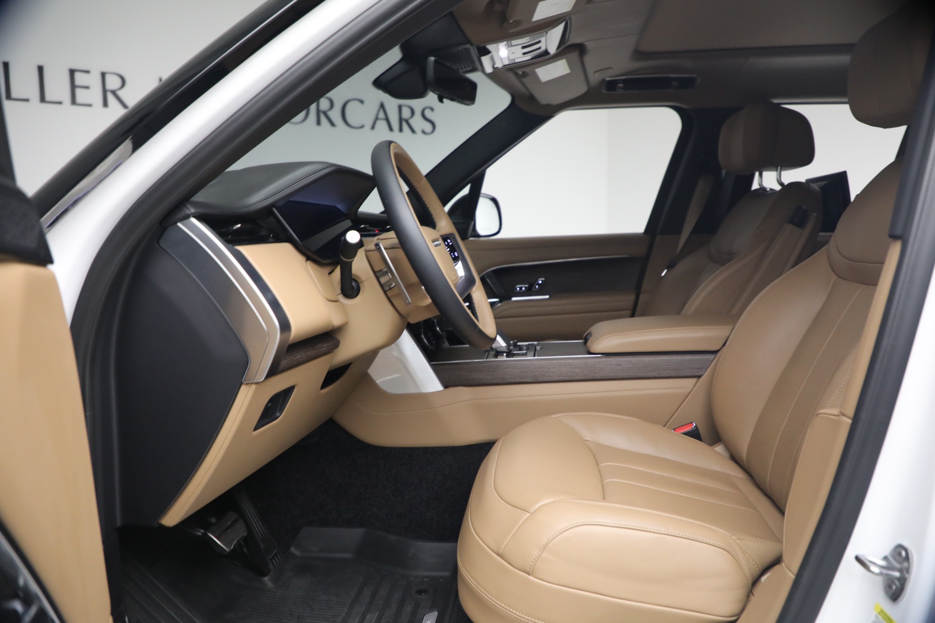 Used-2023-Land-Rover-Range-Rover-P530-Autobiography