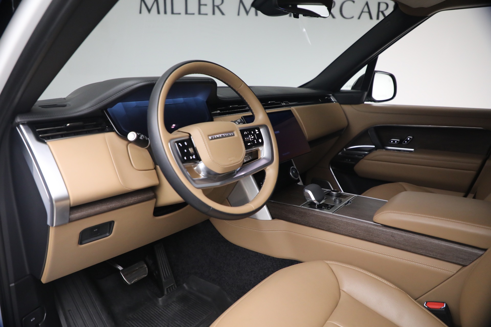 Used-2023-Land-Rover-Range-Rover-P530-Autobiography
