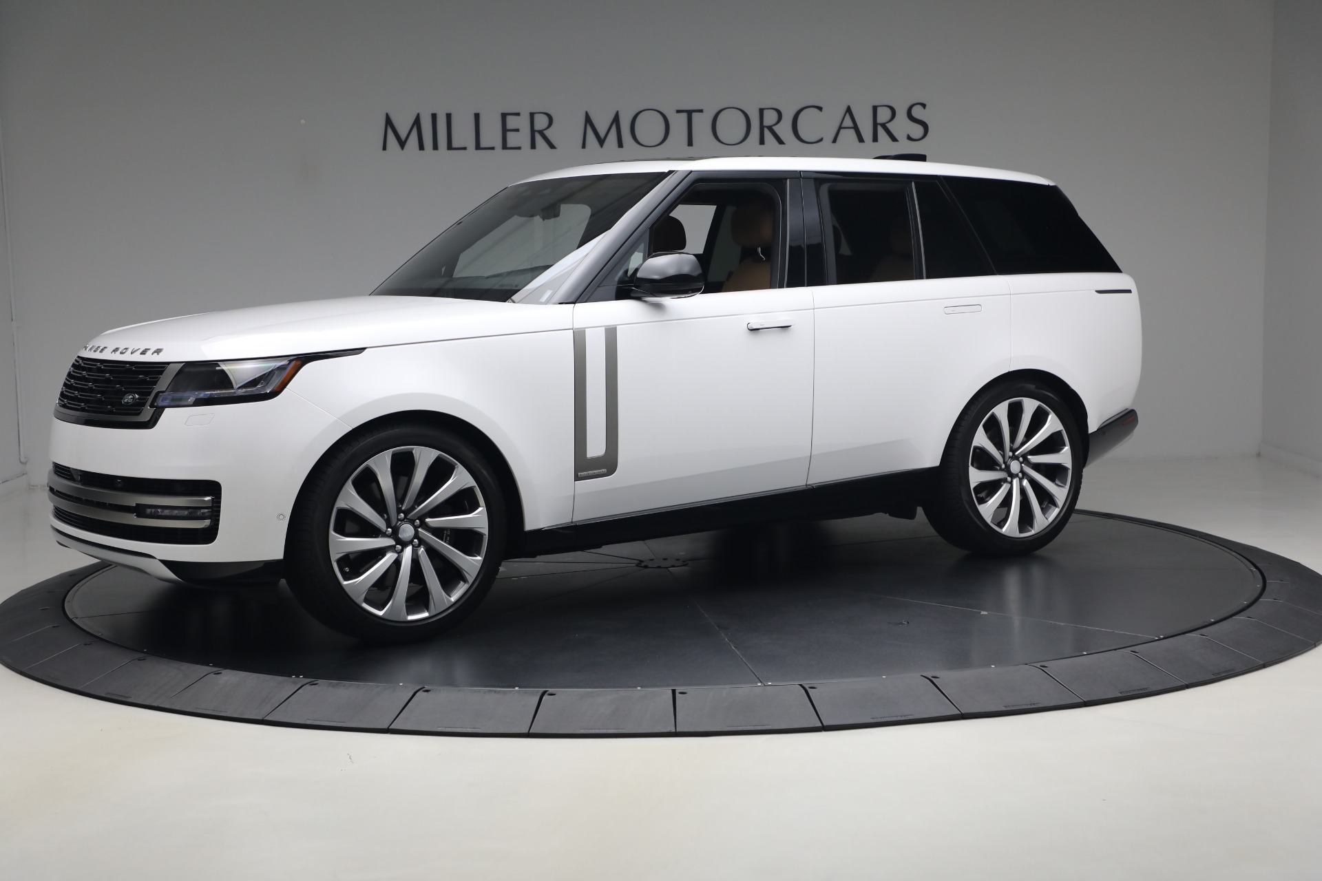 Used-2023-Land-Rover-Range-Rover-P530-Autobiography
