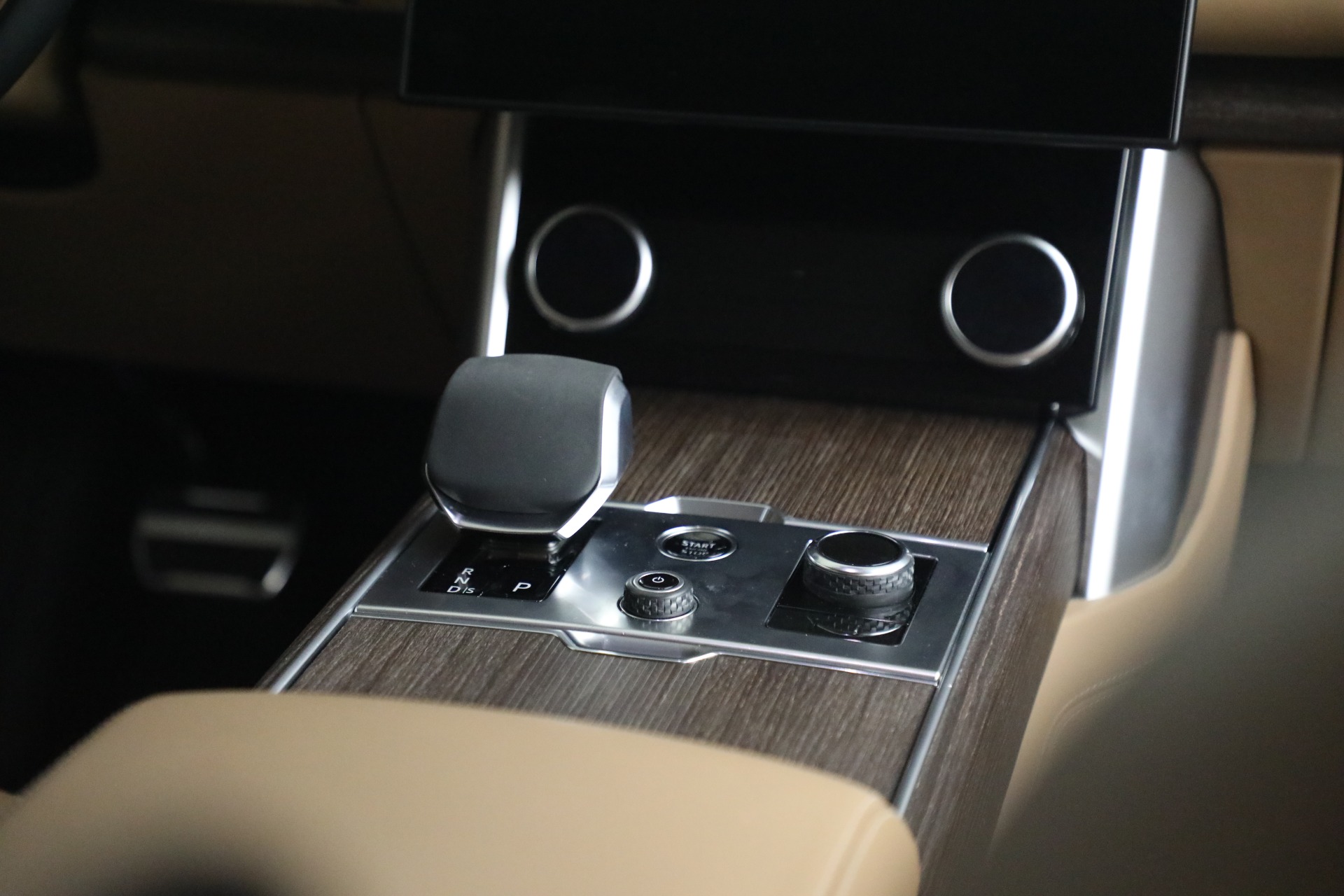 Used-2023-Land-Rover-Range-Rover-P530-Autobiography