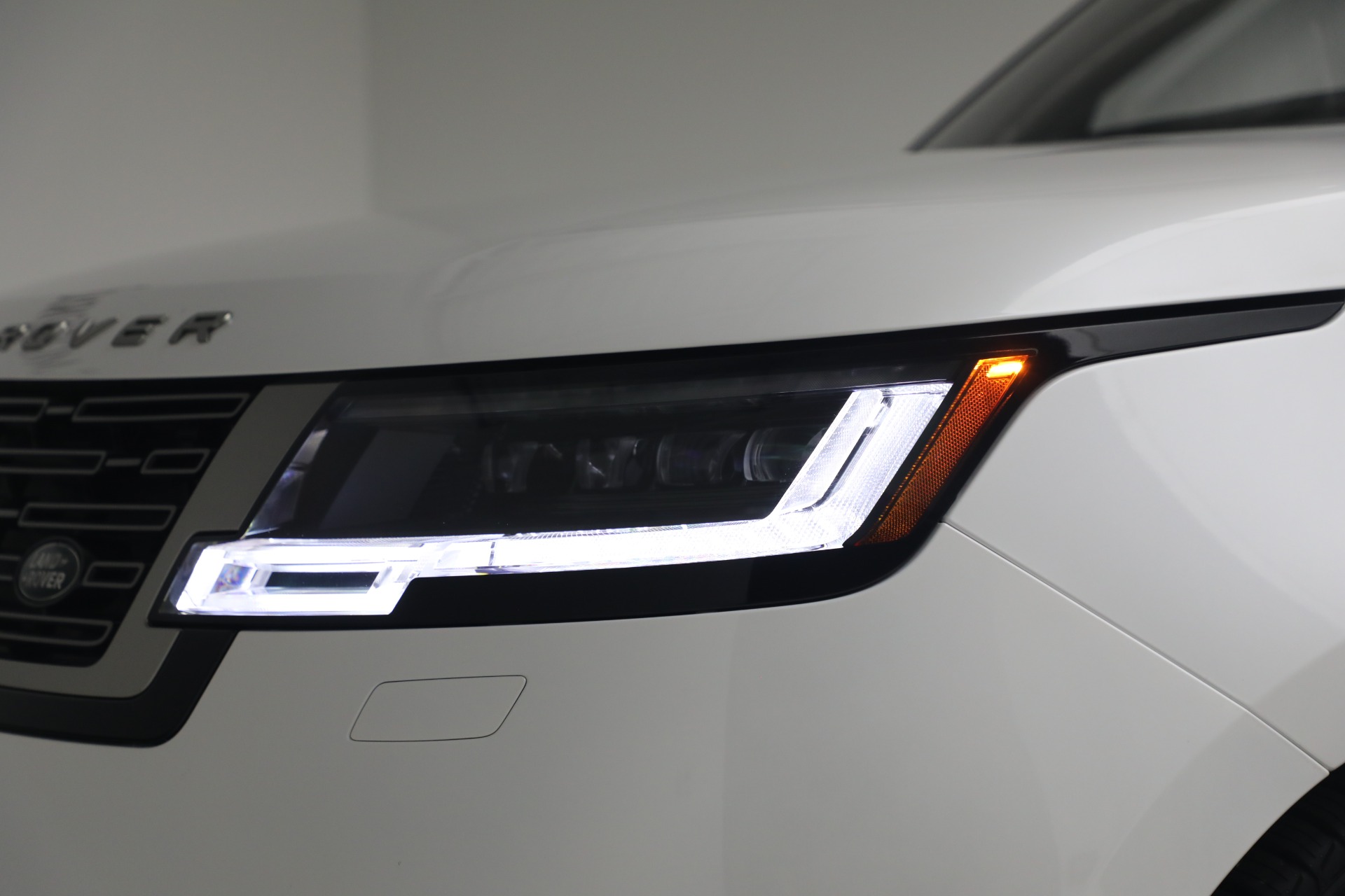 Used-2023-Land-Rover-Range-Rover-P530-Autobiography