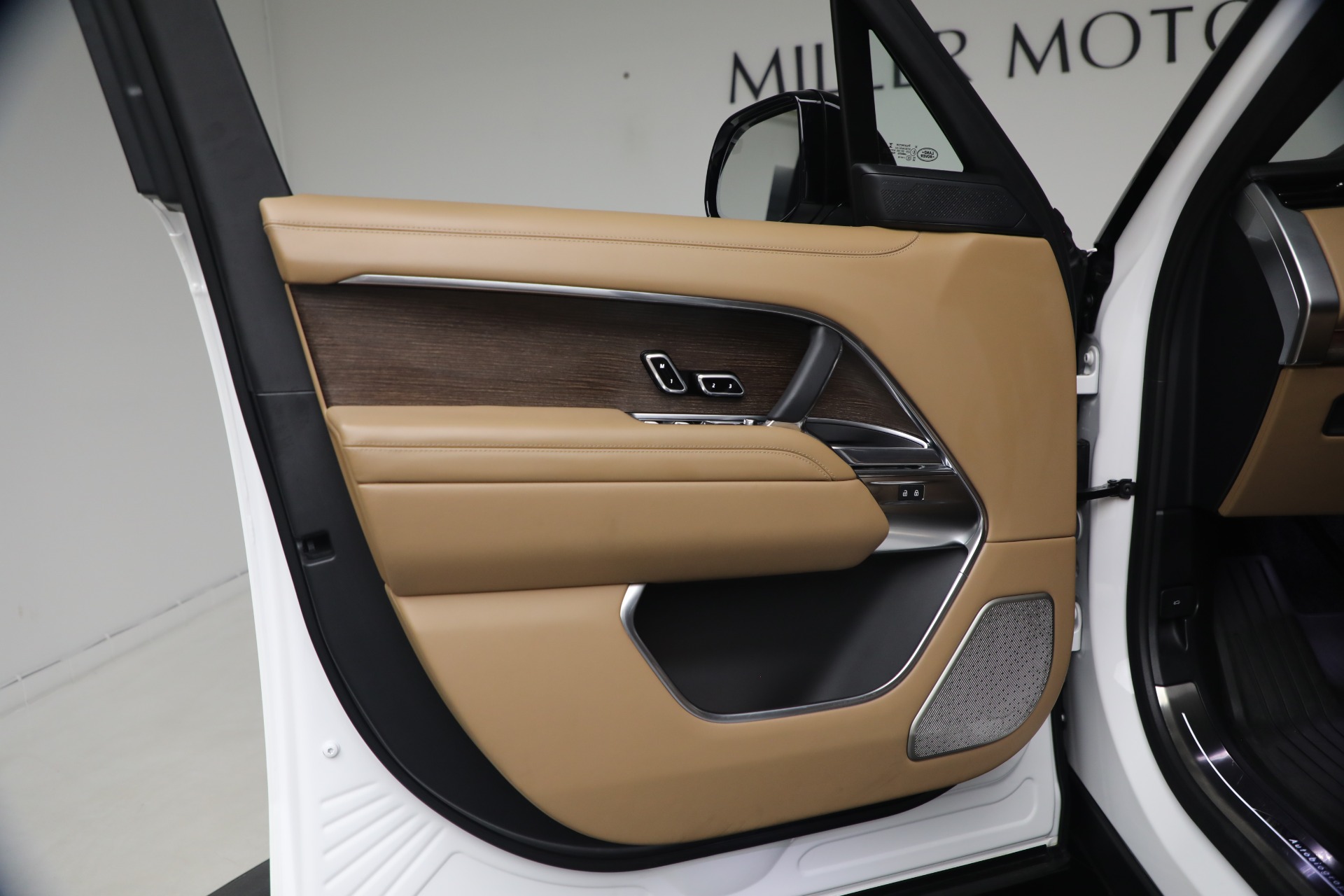 Used-2023-Land-Rover-Range-Rover-P530-Autobiography