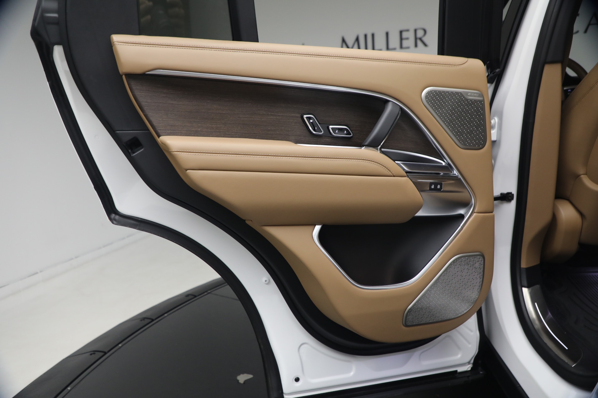 Used-2023-Land-Rover-Range-Rover-P530-Autobiography
