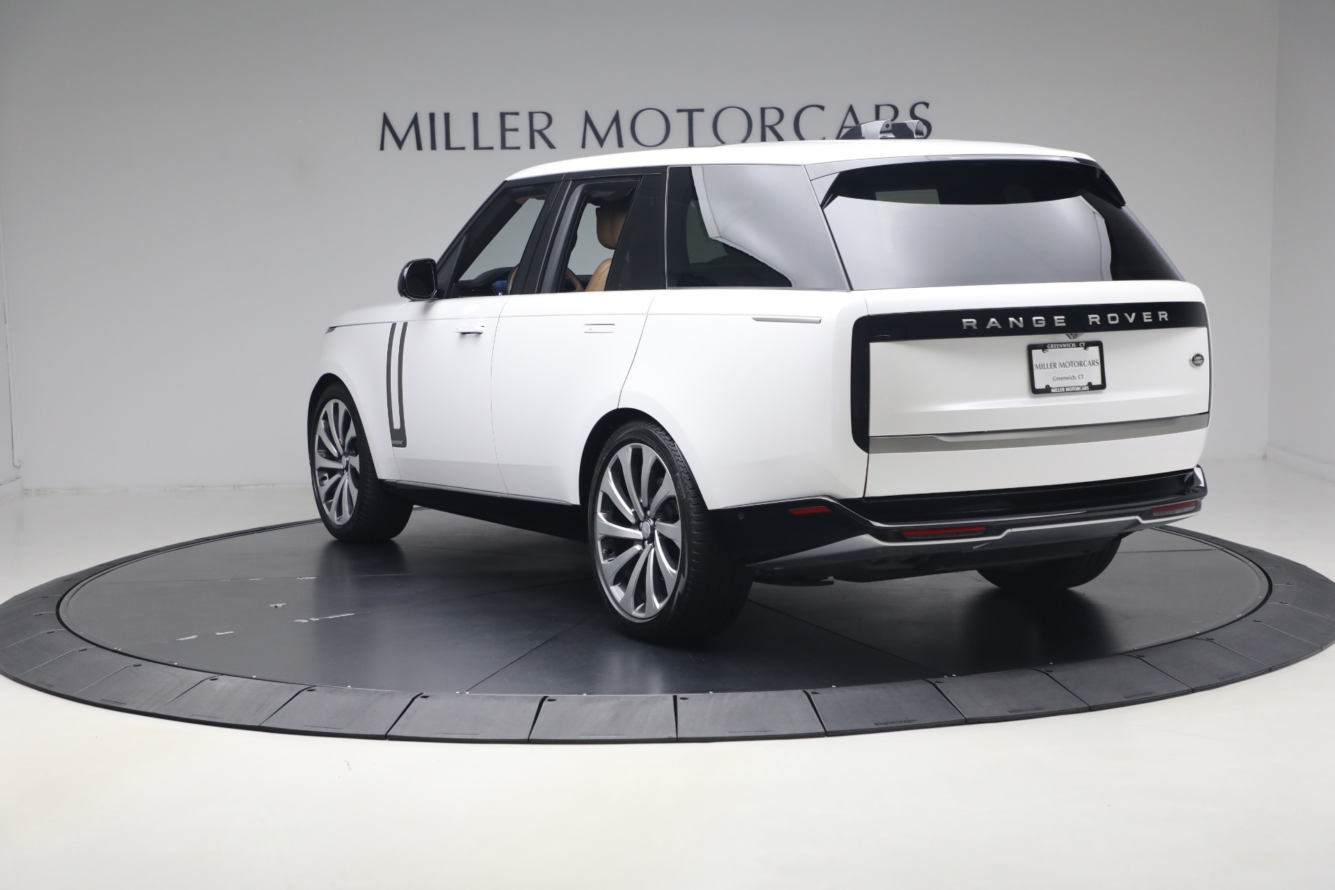 Used-2023-Land-Rover-Range-Rover-P530-Autobiography